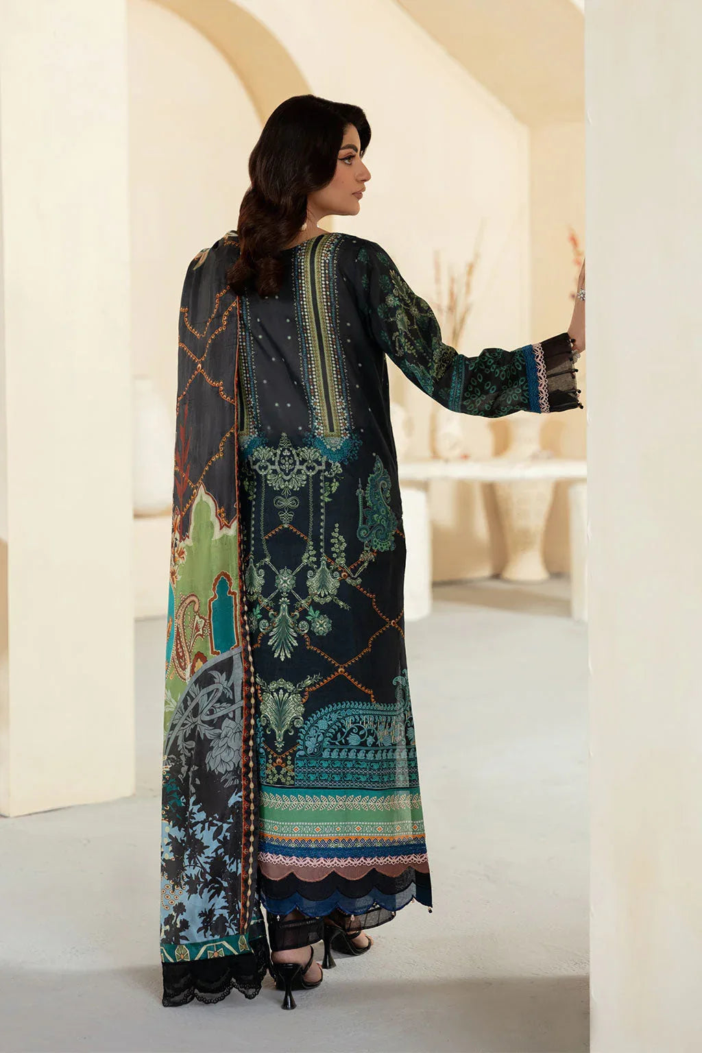 Ramsha | Mashaal Luxury Lawn | L-1301 - Rang-e-Khaas