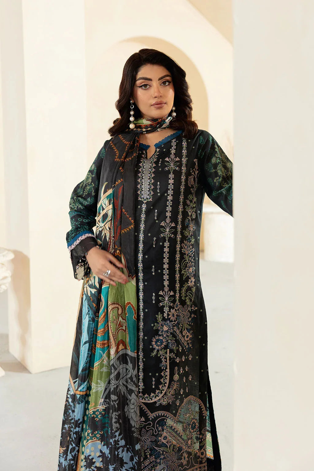 Ramsha | Mashaal Luxury Lawn | L-1301 - Rang-e-Khaas