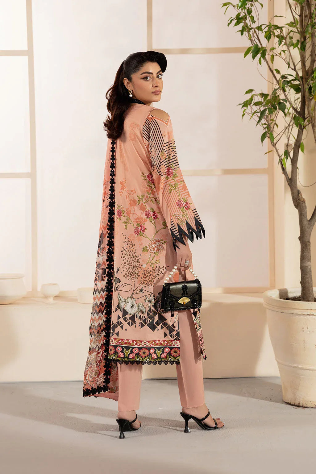 Ramsha | Mashaal Luxury Lawn | L-1311 - Rang-e-Khaas