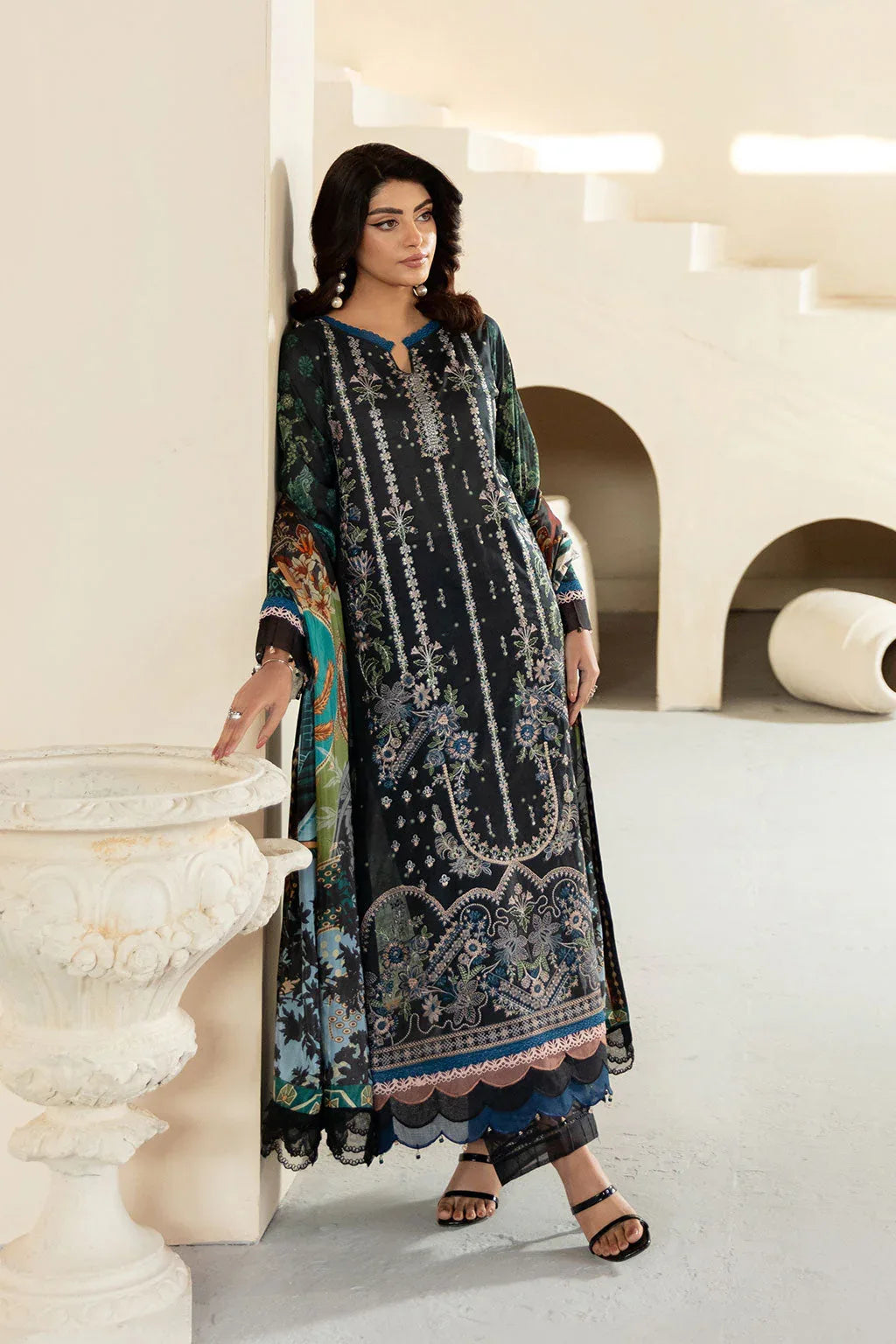 Ramsha | Mashaal Luxury Lawn | L-1301 - Rang-e-Khaas
