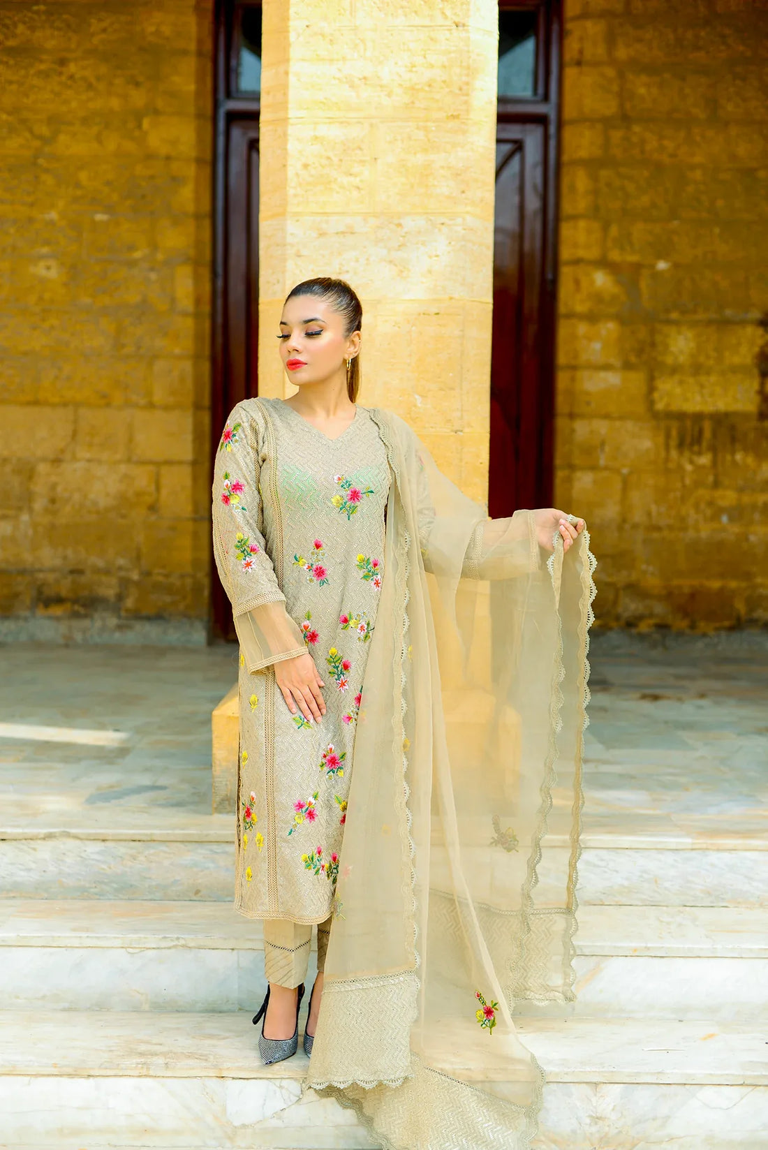 Muntaha | Luxe Formal | MC1-01 - Rang-e-Khaas