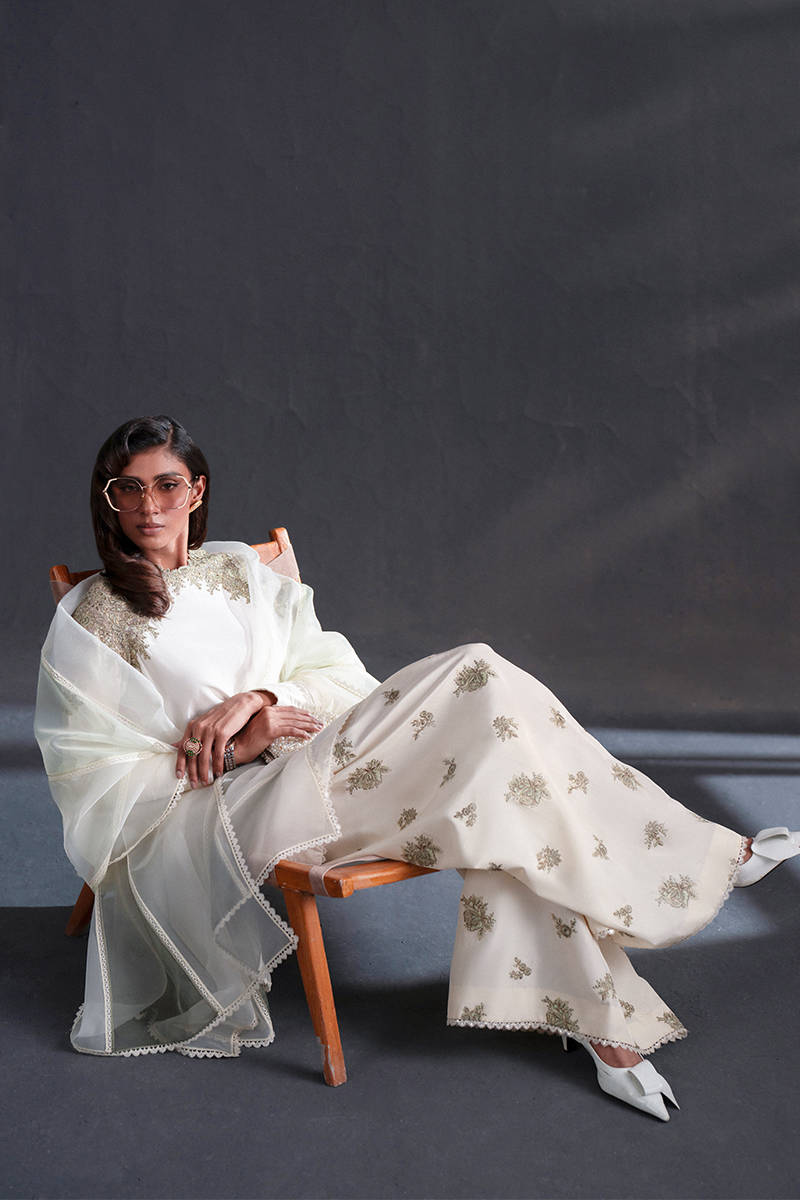 MNR | Chai Coffee Luxury Pret | Mint To Be - Rang-e-Khaas