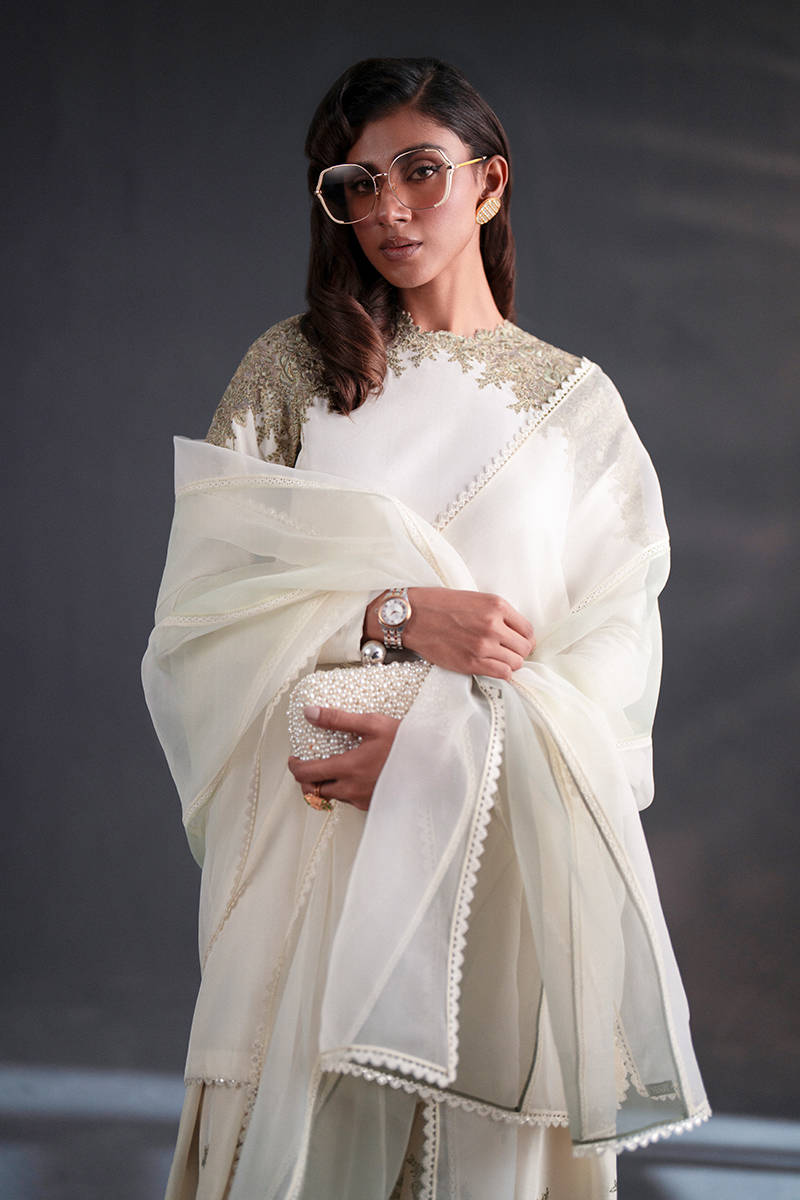 MNR | Chai Coffee Luxury Pret | Mint To Be - Rang-e-Khaas