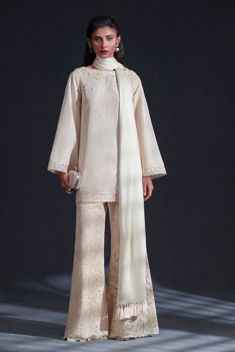 MNR | Chai Coffee Luxury Pret | Saffron Pearl - Rang-e-Khaas