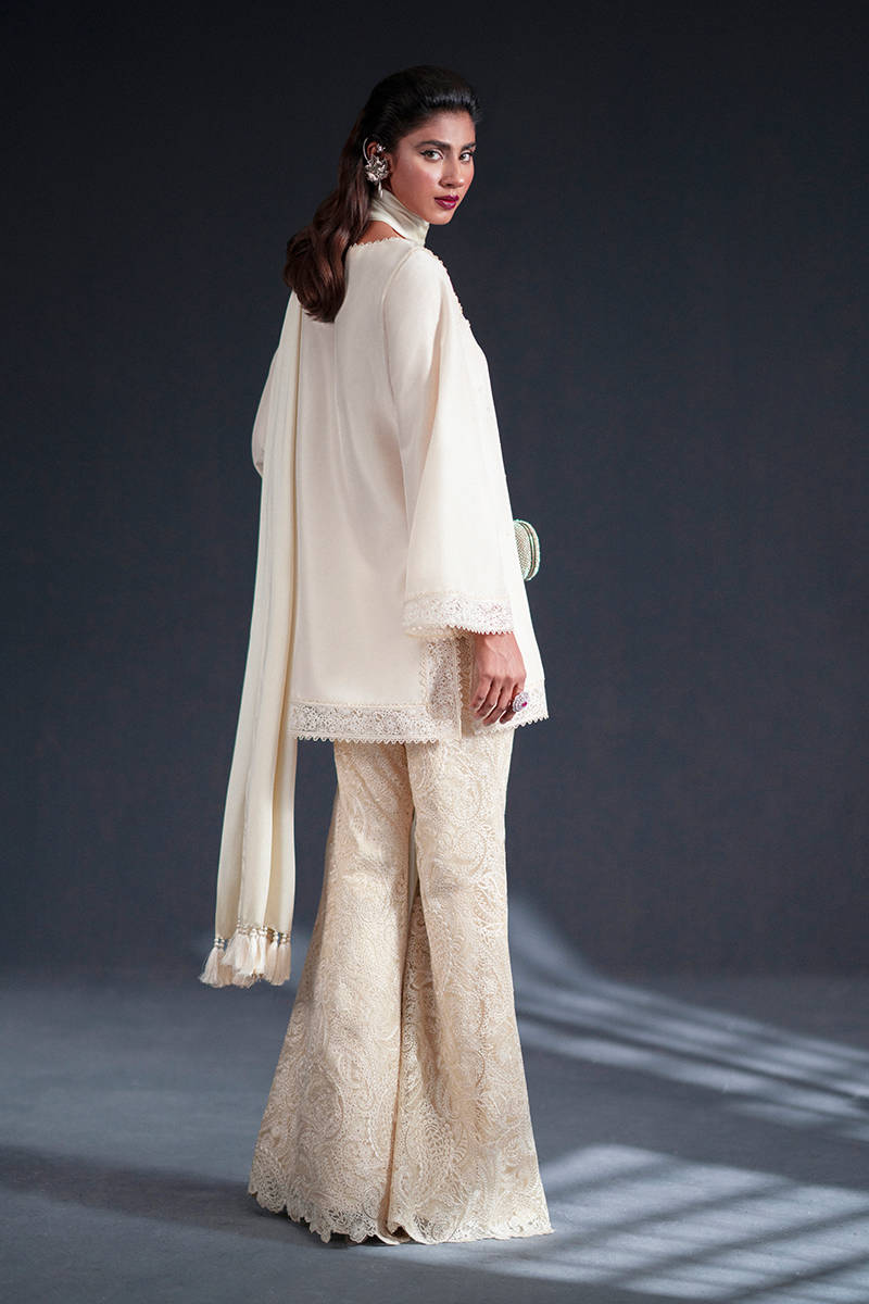 MNR | Chai Coffee Luxury Pret | Saffron Pearl - Rang-e-Khaas