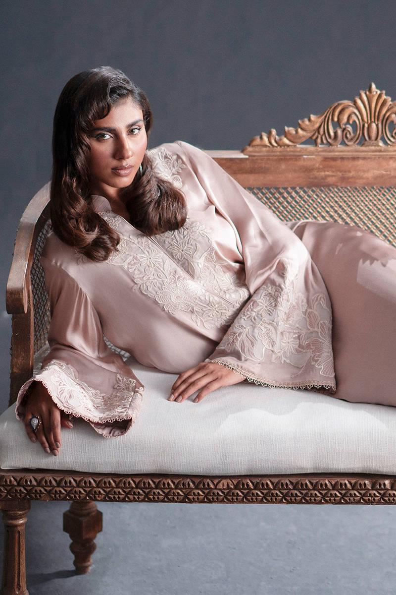 MNR | Chai Coffee Luxury Pret | Tea Rose - Rang-e-Khaas