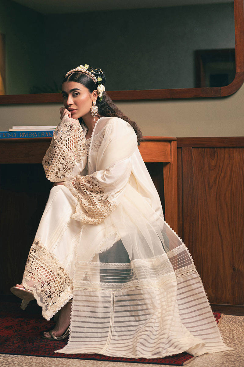 MNR | Chaye Coffee Luxury Pret | Snowy Whisper - Rang-e-Khaas