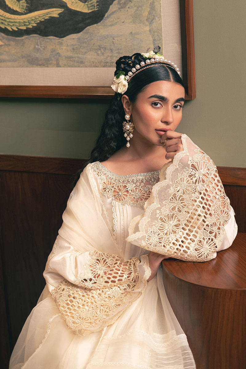 MNR | Chaye Coffee Luxury Pret | Snowy Whisper - Rang-e-Khaas