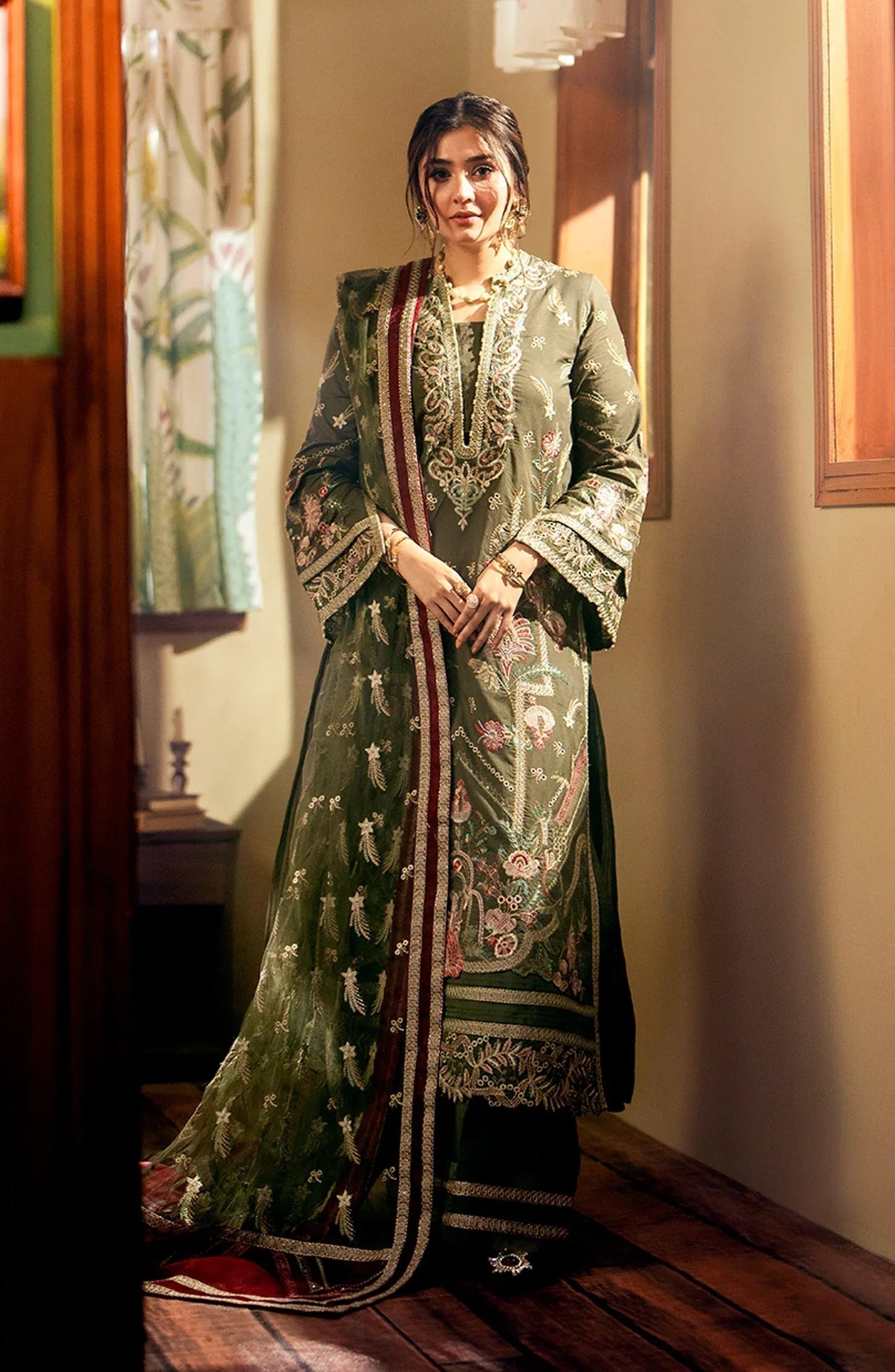 Maryum N Maria | Luxury Lawn 24 | Amira - Rang-e-Khaas