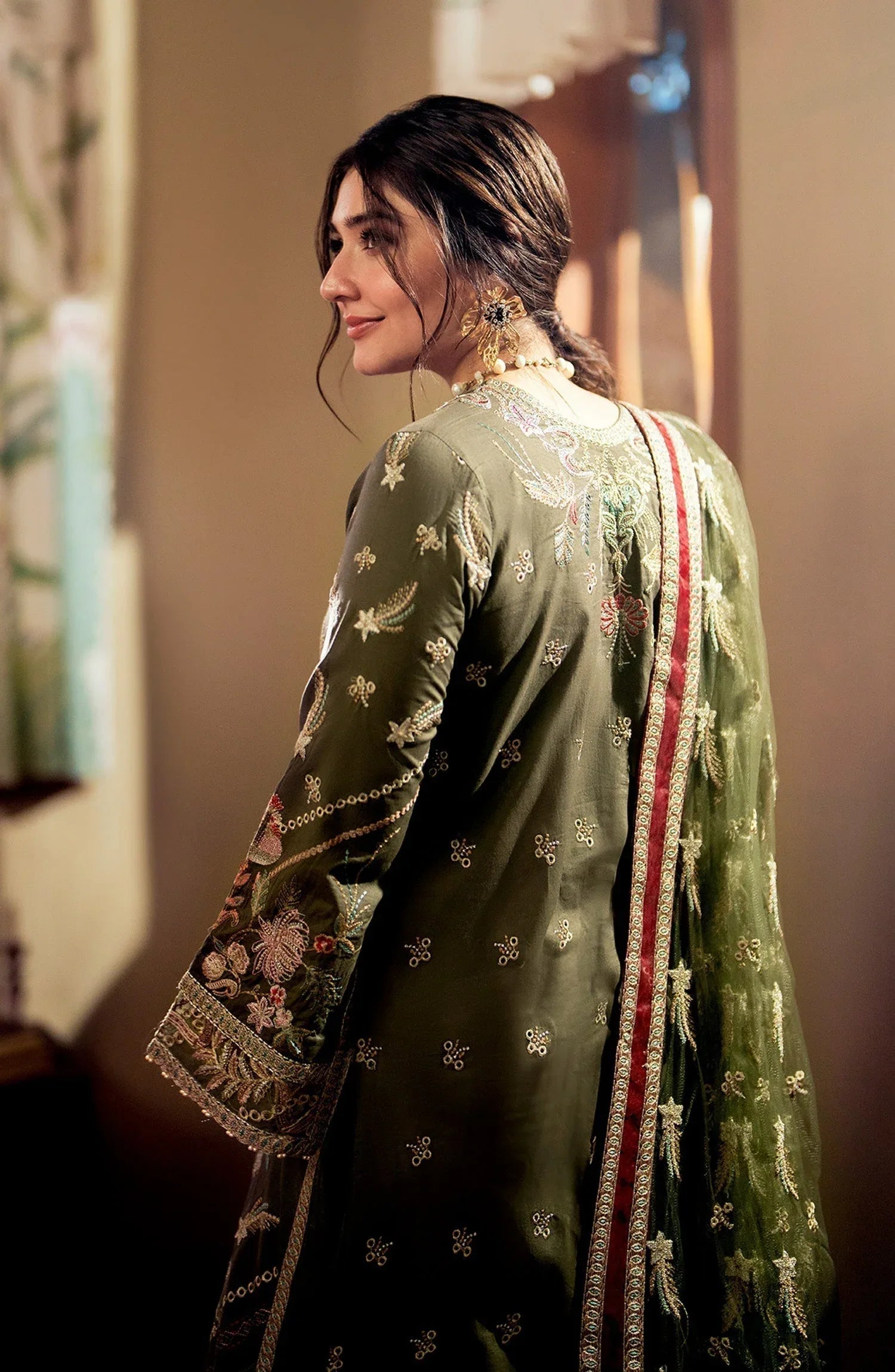 Maryum N Maria | Luxury Lawn 24 | Amira - Rang-e-Khaas