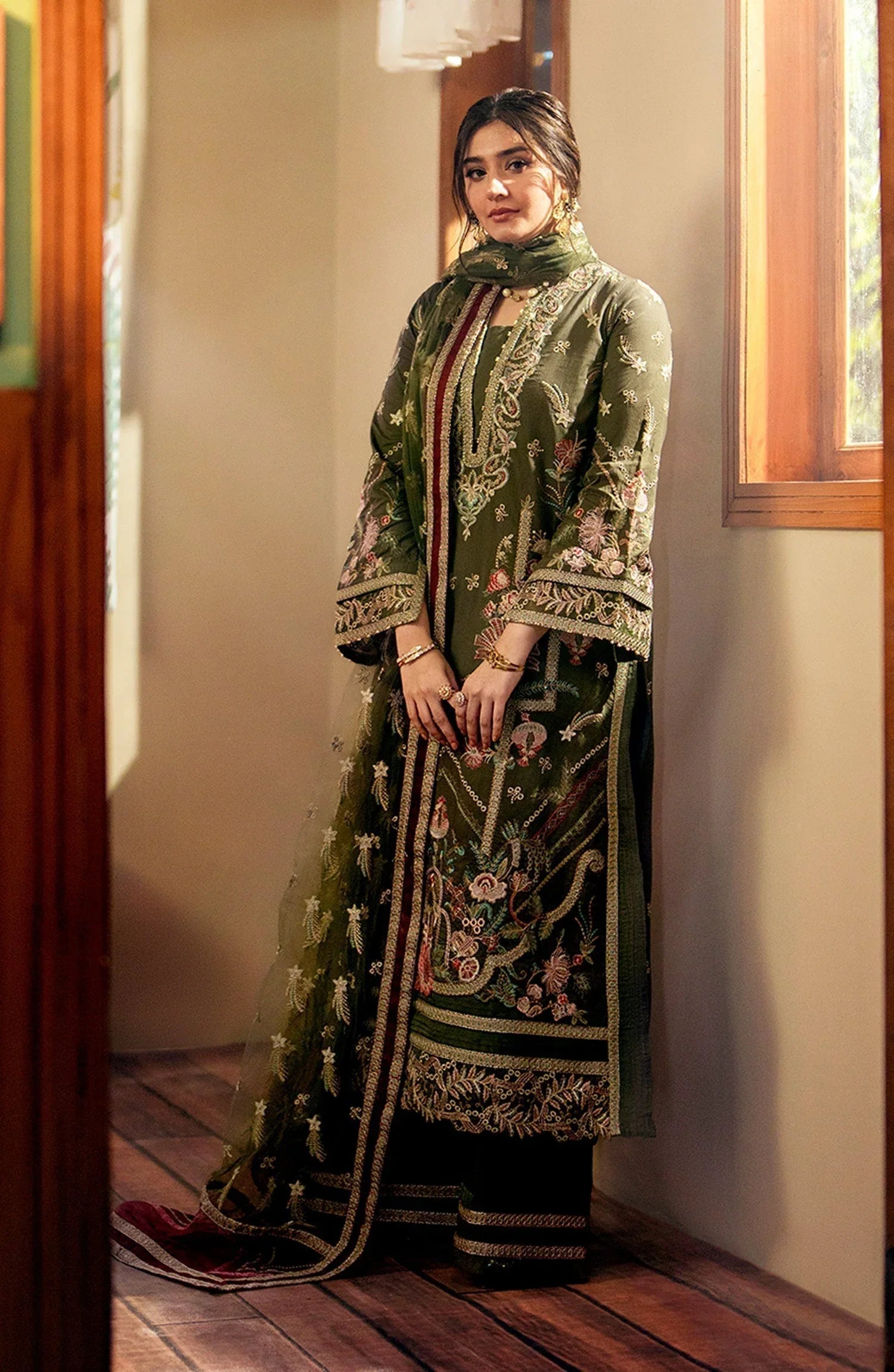 Maryum N Maria | Luxury Lawn 24 | Amira - Rang-e-Khaas