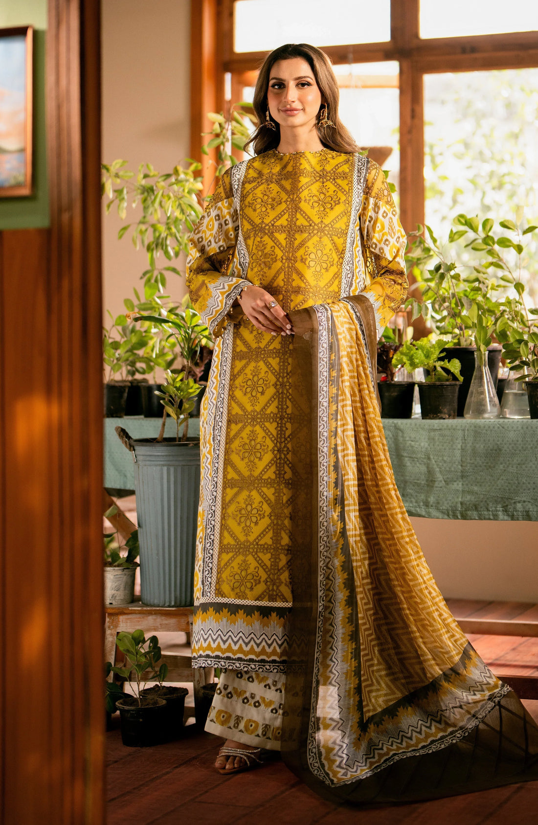 Maryum N Maria | Luxury Lawn 24 | Layla - Rang-e-Khaas