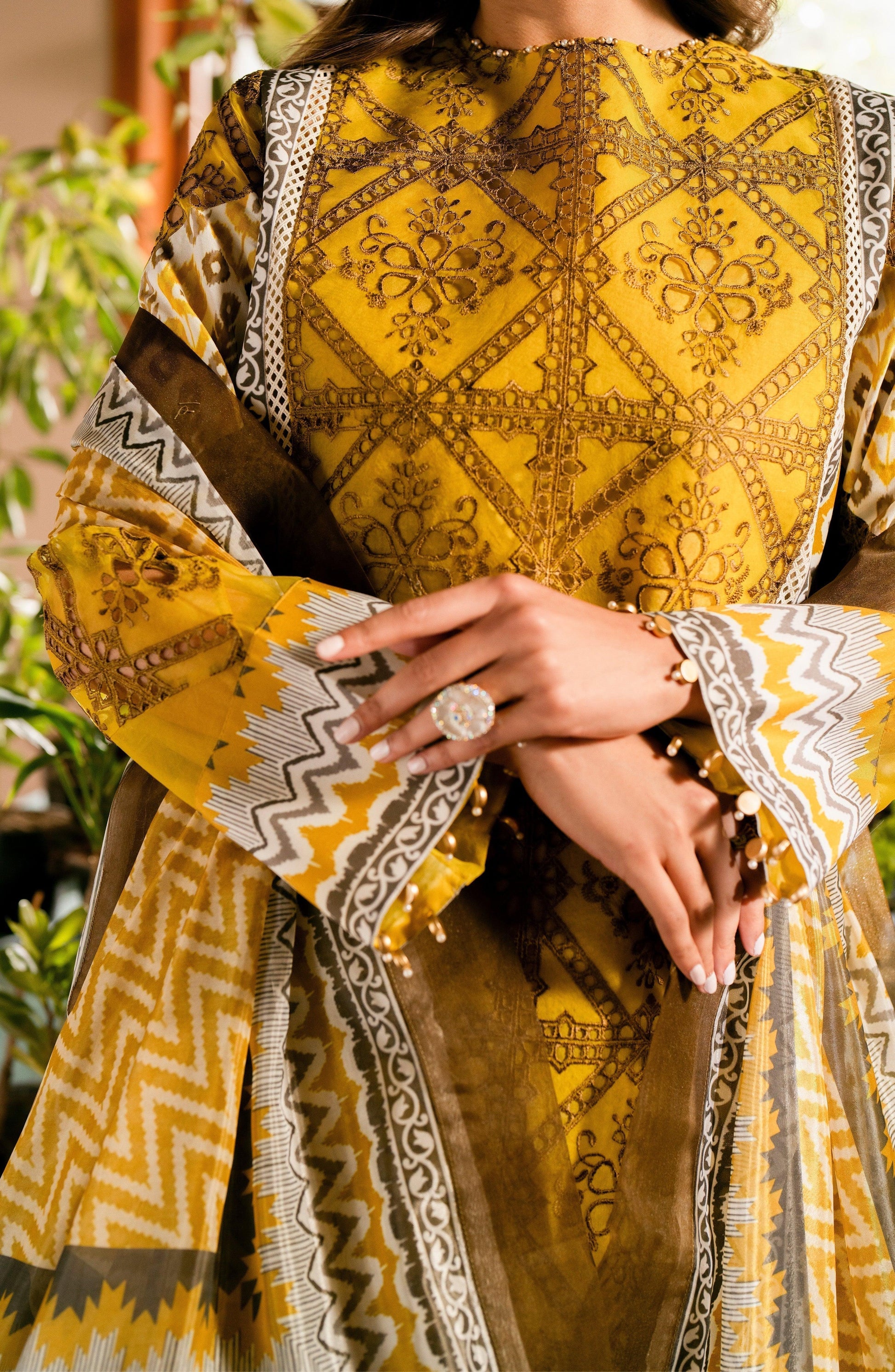Maryum N Maria | Luxury Lawn 24 | Layla - Rang-e-Khaas