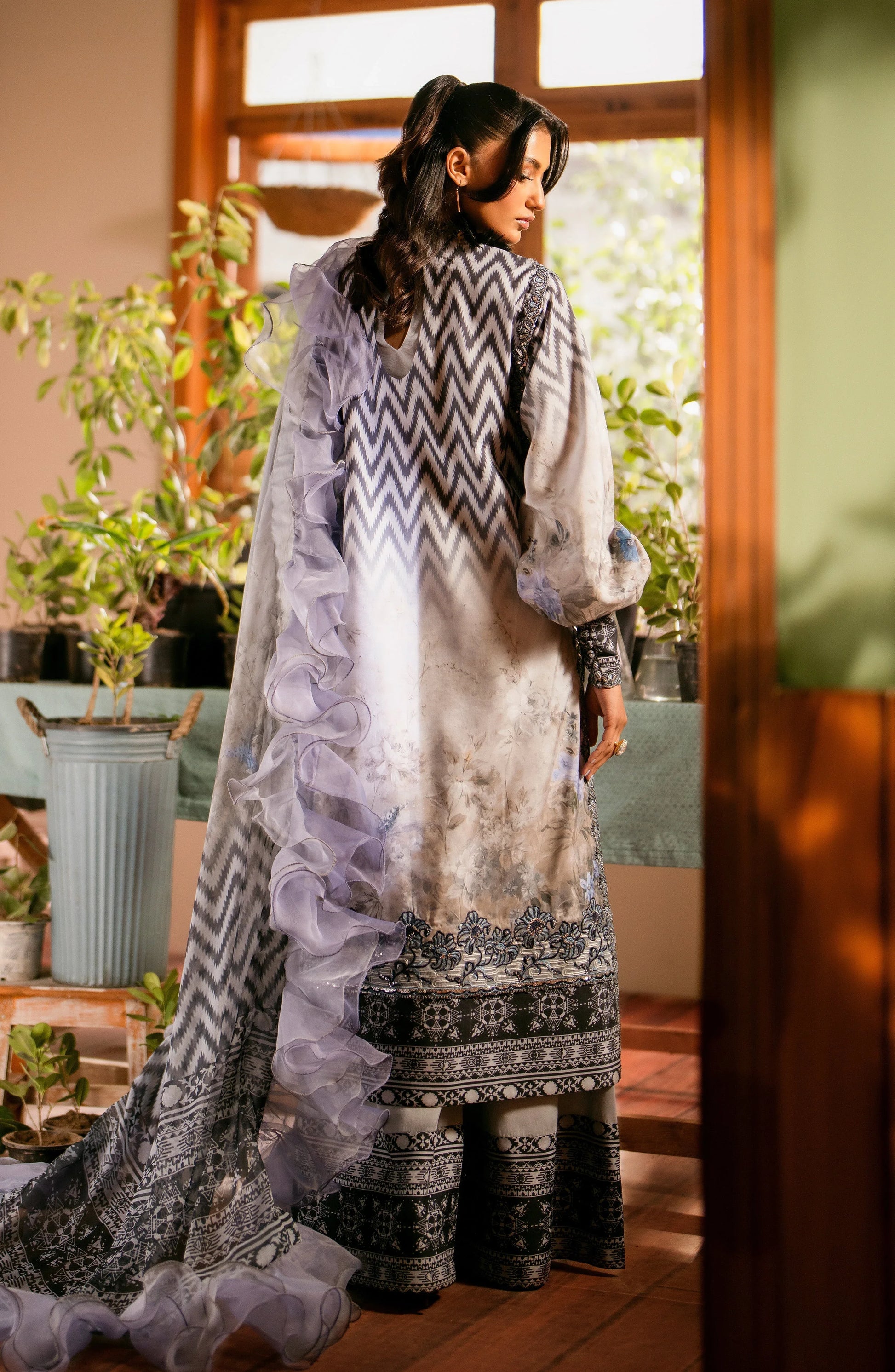Maryum N Maria | Luxury Lawn 24 | Sara - Rang-e-Khaas