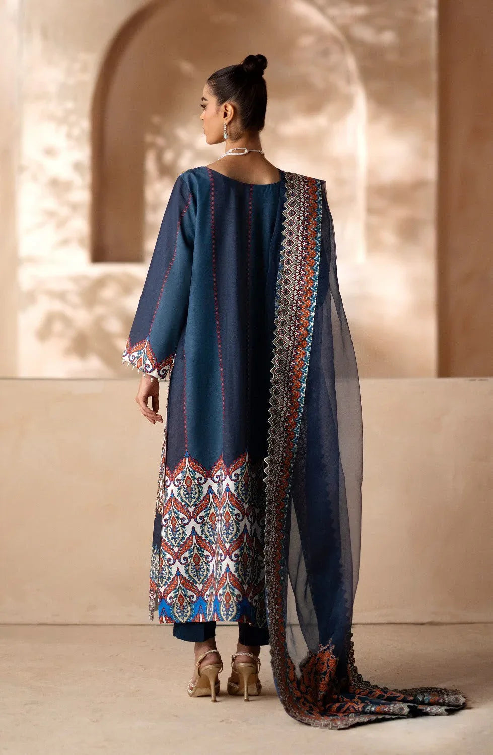 Maryum N Maria | Zeil Winter | CHARVI - MS40098 - Rang-e-Khaas