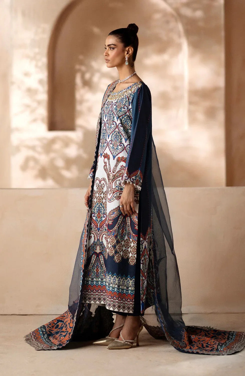 Maryum N Maria | Zeil Winter | CHARVI - MS40098 - Rang-e-Khaas