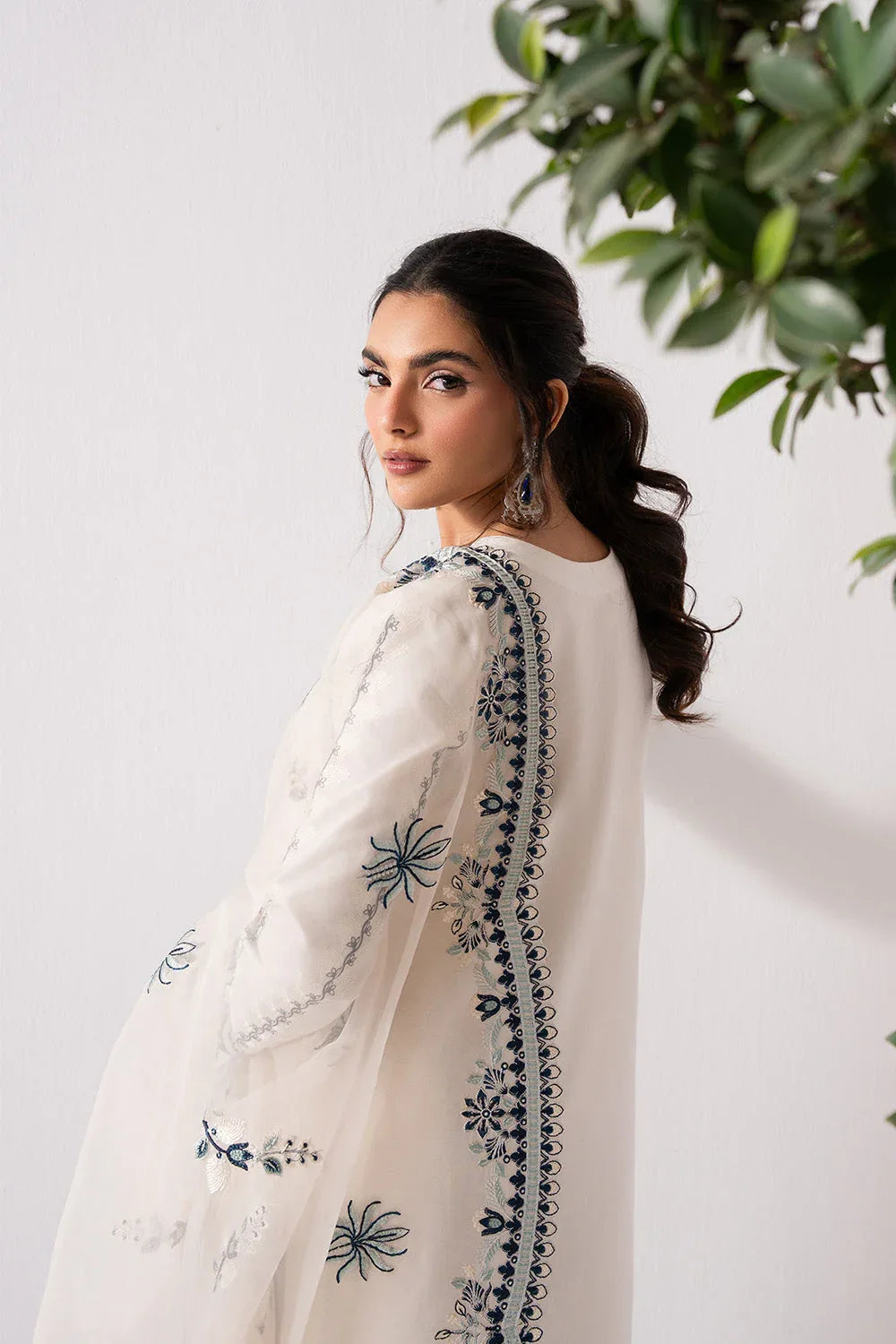 Maryum N Maria | Zuhur 25 | AUBREY - Rang-e-Khaas