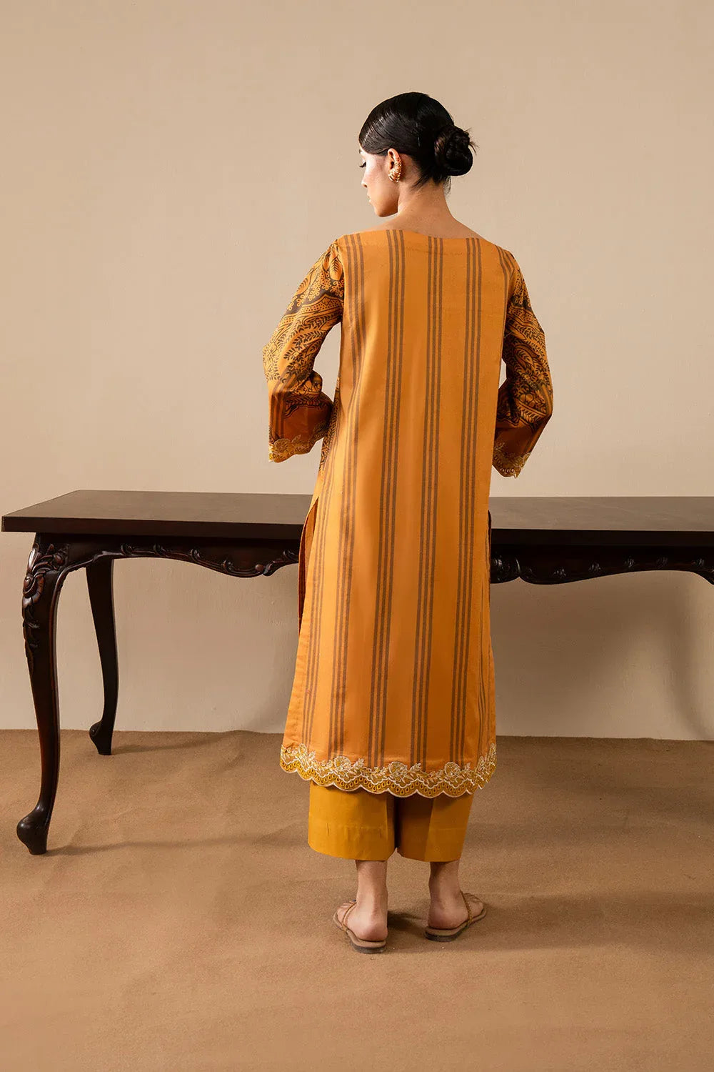 Maryum N Maria | Floren Lawn | IRIS - Rang-e-Khaas