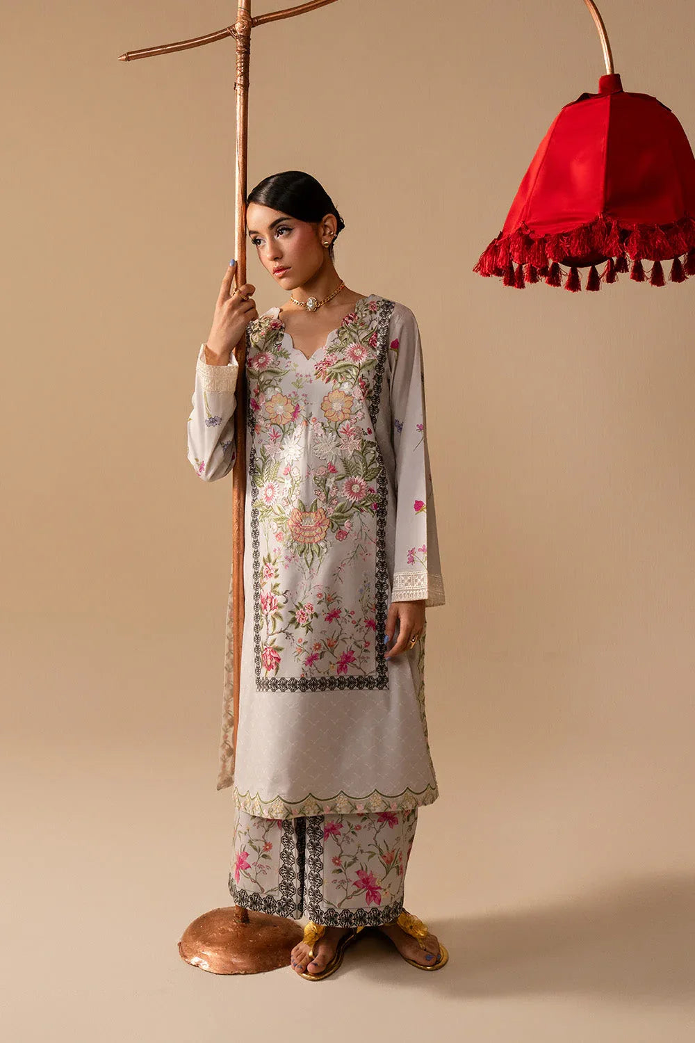 Maryum N Maria | Floren Lawn |   DAISY - Rang-e-Khaas