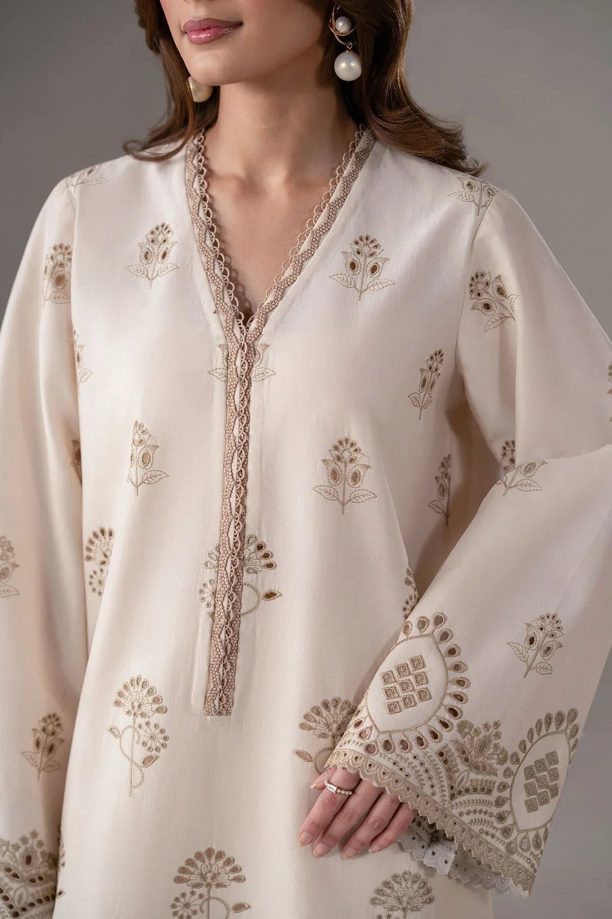 Akbar Aslam | Pret Lawn | Lunel - Rang-e-Khaas