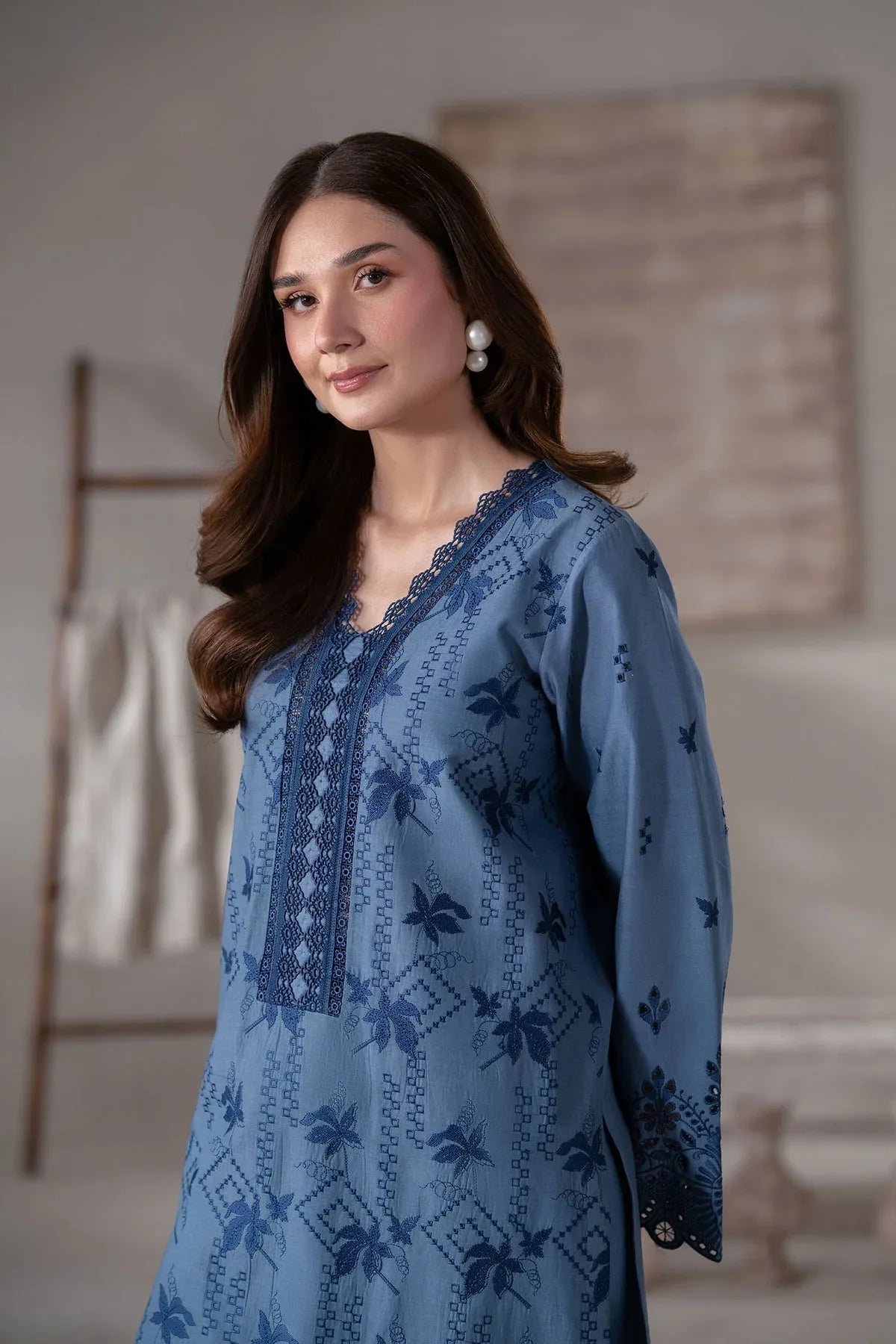 Akbar Aslam | Pret Lawn | Aven - Rang-e-Khaas