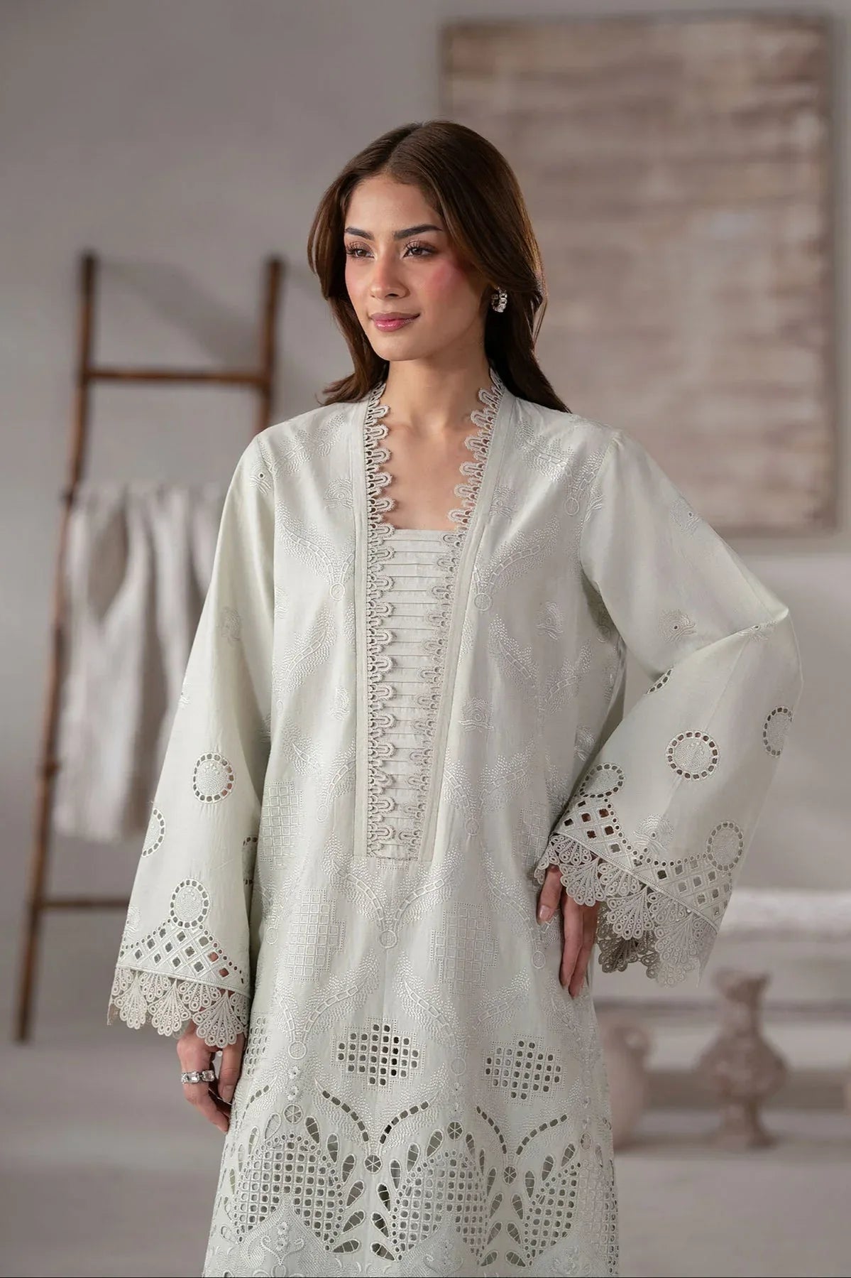 Akbar Aslam | Pret Lawn | Eyla - Rang-e-Khaas