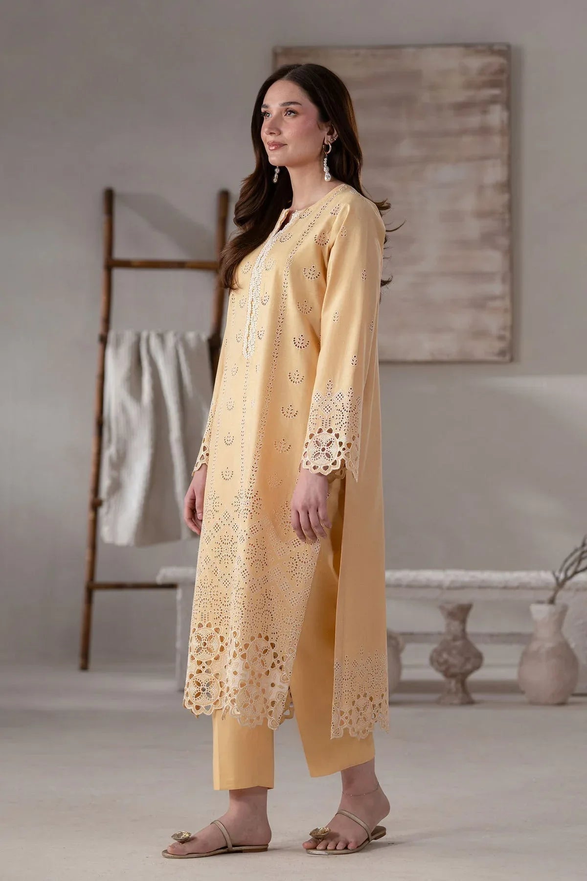 Akbar Aslam | Pret Lawn | Olen - Rang-e-Khaas