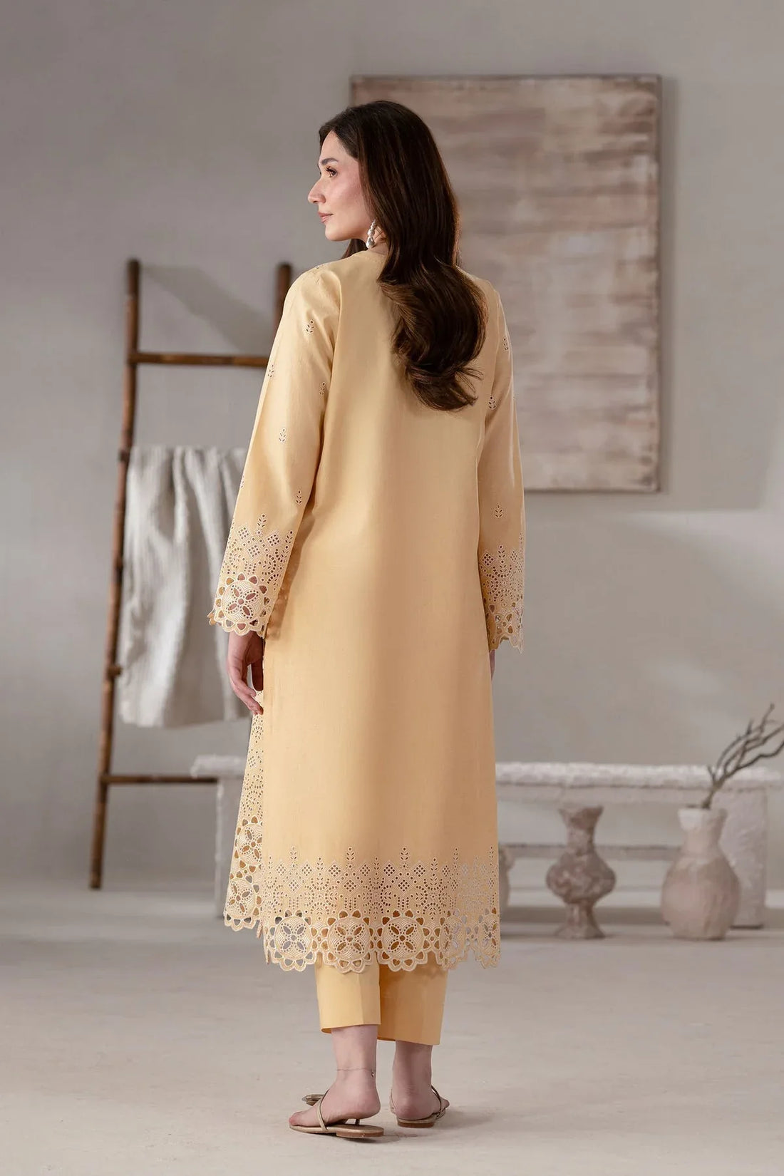 Akbar Aslam | Pret Lawn | Olen - Rang-e-Khaas