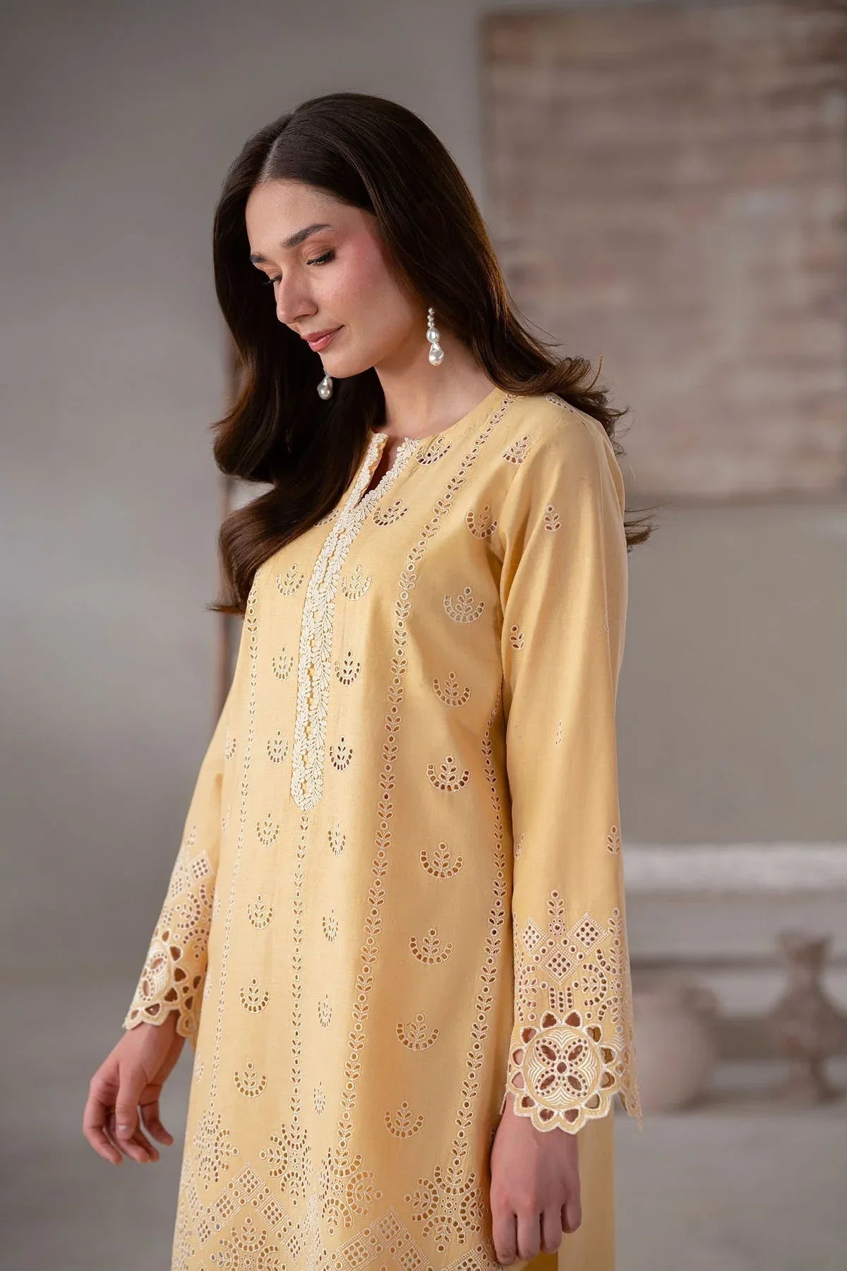 Akbar Aslam | Pret Lawn | Olen - Rang-e-Khaas