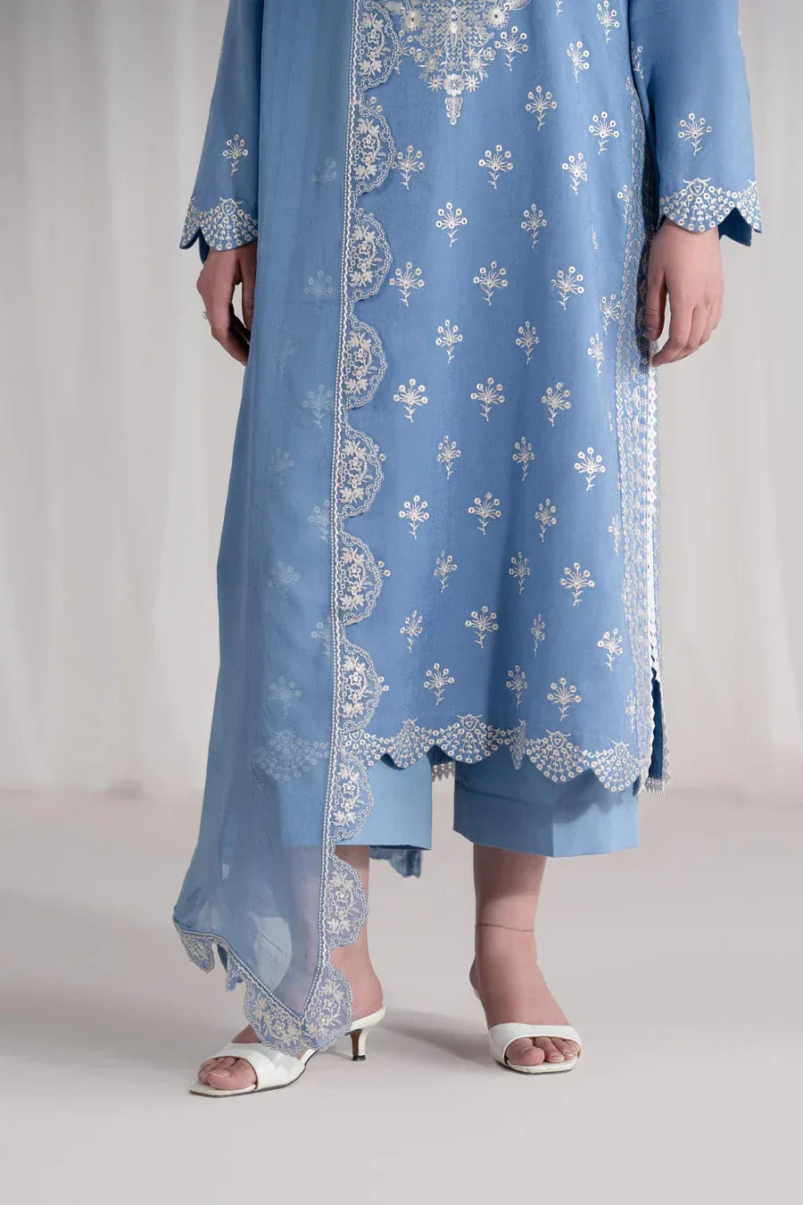 Akbar Aslam | Pret Lawn | Vienne - Rang-e-Khaas