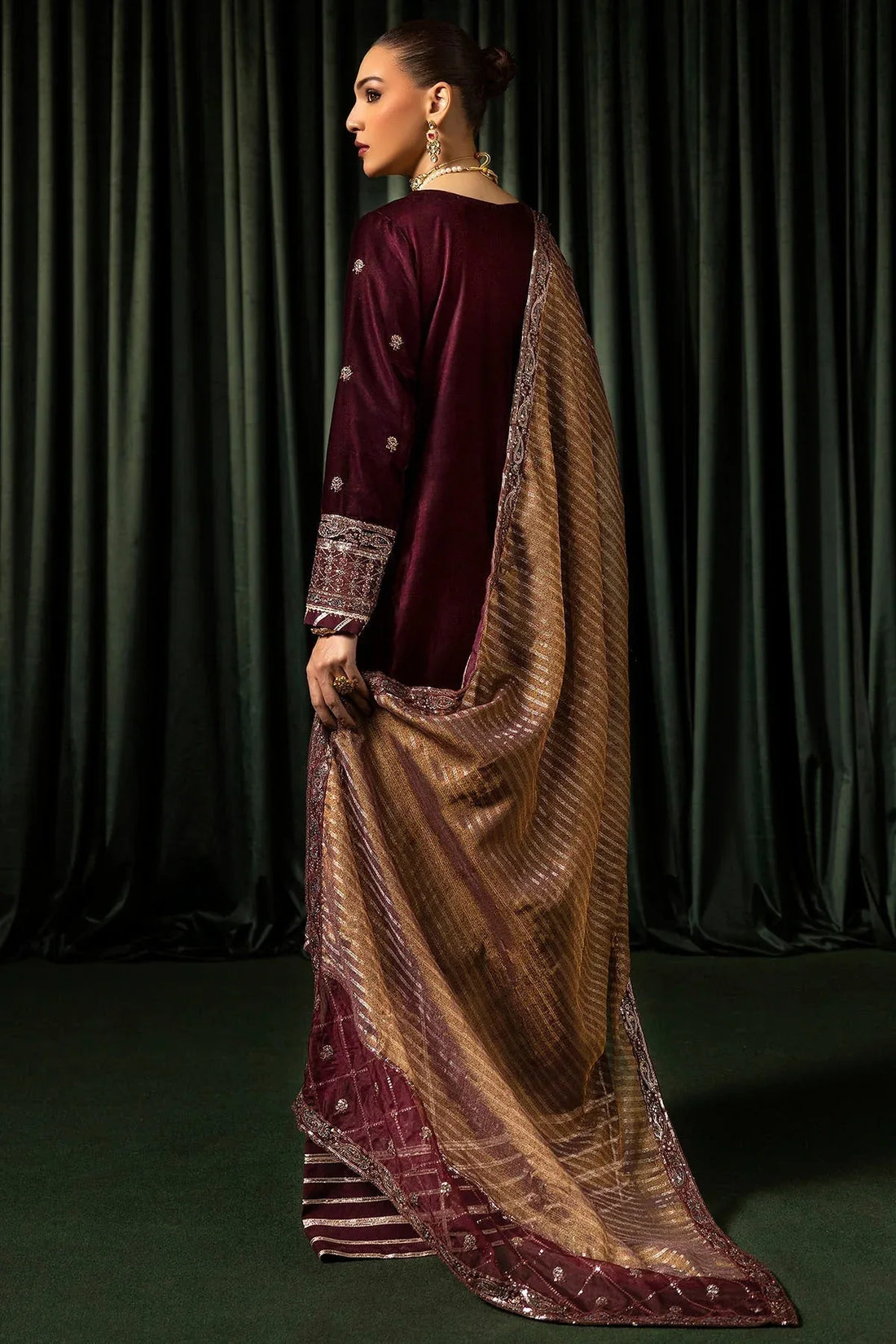 Motifz | Velvet Formals | 5096-DAISHA - Rang-e-Khaas