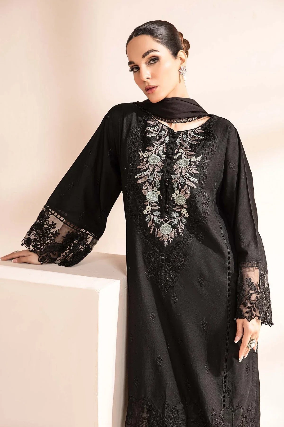 Maria B | Casual Pret 2024 | DW-MN24-02 - Rang-e-Khaas