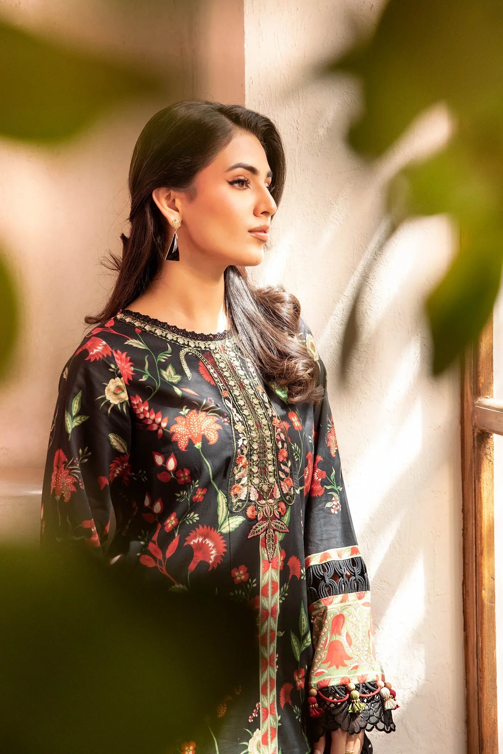 Maria B | Eid Basic Lawn | MB-CUS25-901A - Rang-e-Khaas