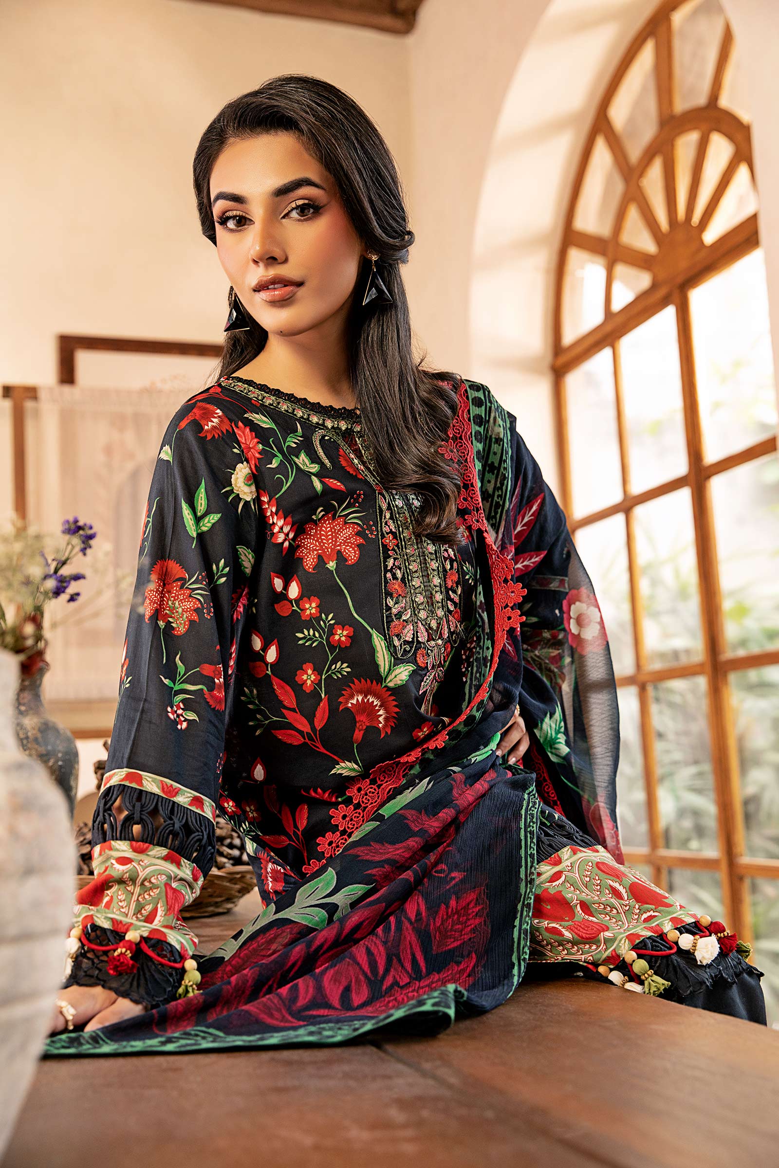 Maria B | Eid Basic Lawn | MB-CUS25-901A - Rang-e-Khaas