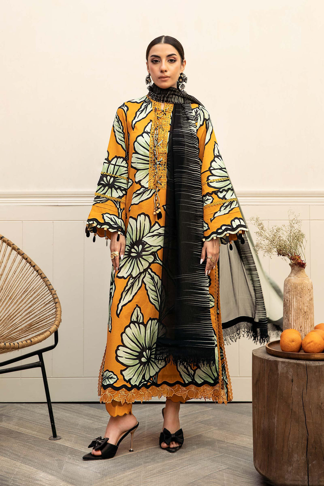 Maria B | Eid Basic Lawn | MB-CUS25-902A - Rang-e-Khaas