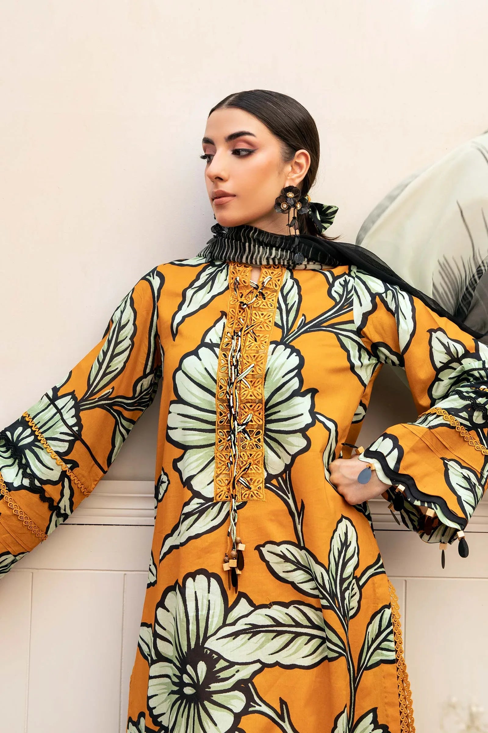 Maria B | Eid Basic Lawn | MB-CUS25-902A - Rang-e-Khaas