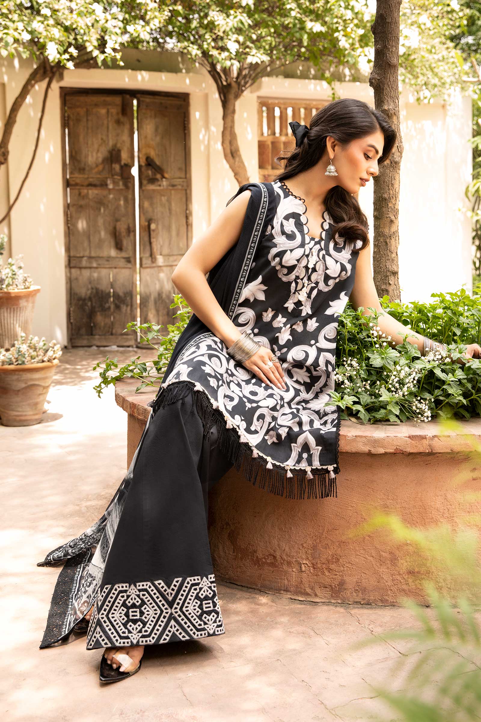 Maria B | Eid Basic Lawn | MB-CUS25-904B - Rang-e-Khaas