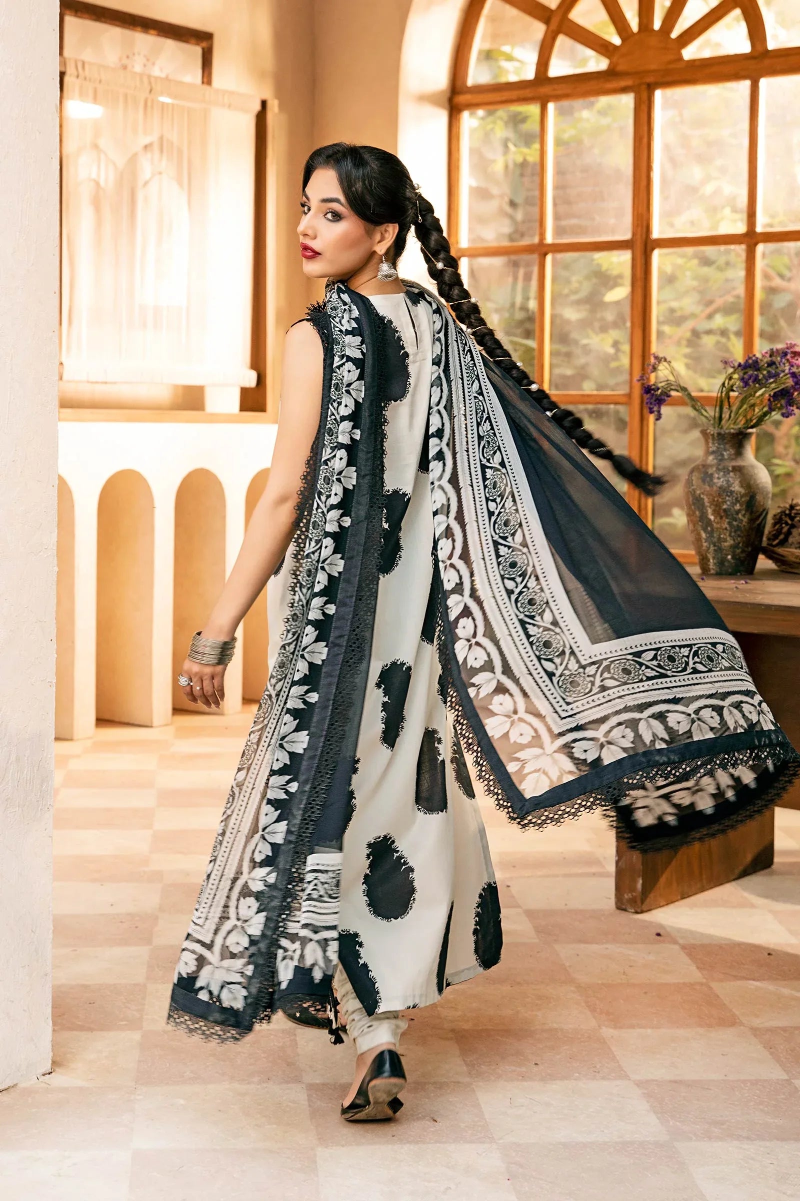 Maria B | Eid Basic Lawn | MB-CUS25-911B - Rang-e-Khaas
