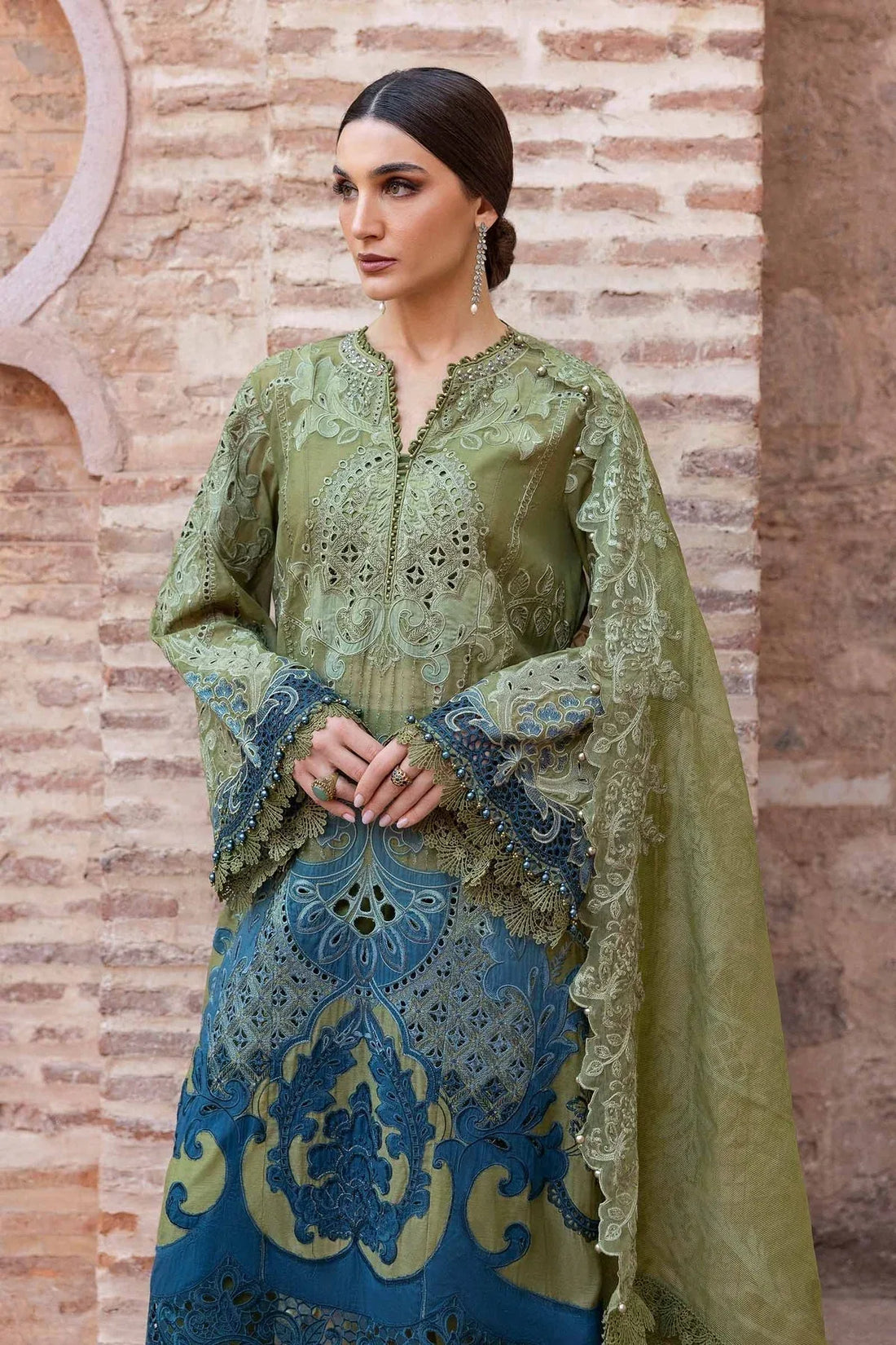 Maria B | Luxury Lawn 25 | D-2501-A - Rang-e-Khaas