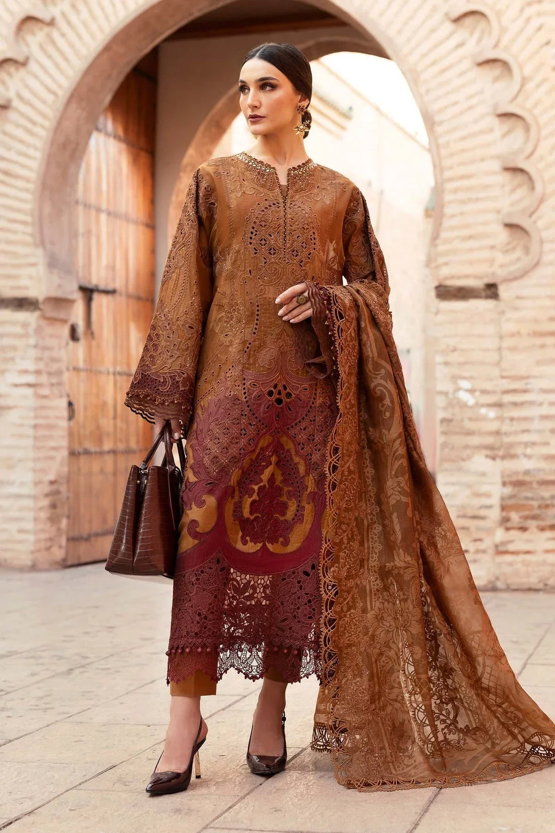 Maria B | Luxury Lawn 25 | D-2501-B - Rang-e-Khaas