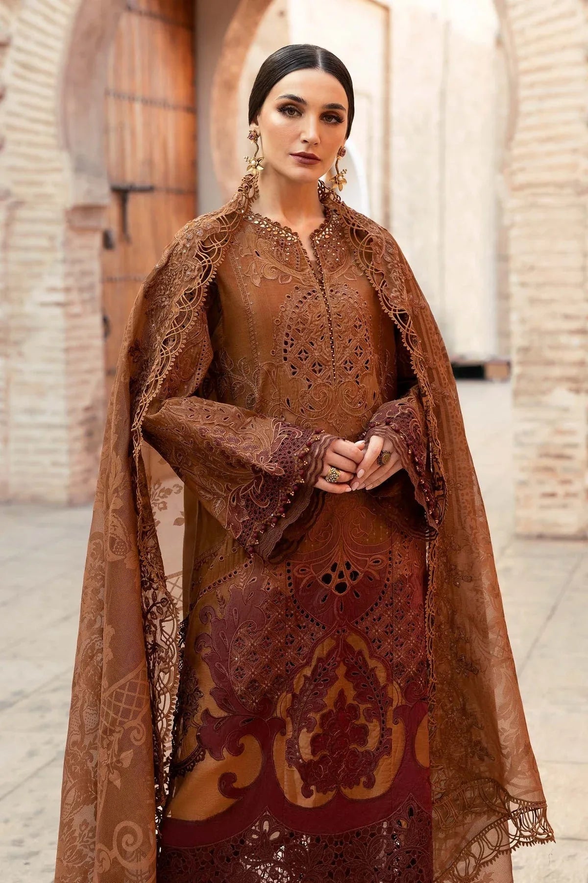 Maria B | Luxury Lawn 25 | D-2501-B - Rang-e-Khaas