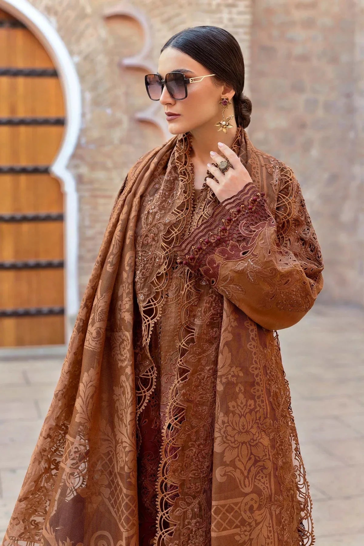 Maria B | Luxury Lawn 25 | D-2501-B - Rang-e-Khaas