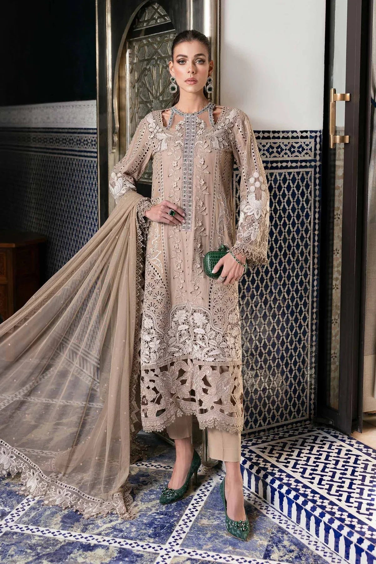 Maria B | Luxury Lawn 25 | D-2502-A - Rang-e-Khaas