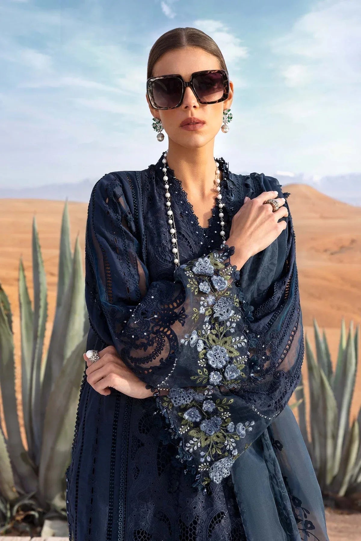 Maria B | Luxury Lawn 25 | D-2504-B - Rang-e-Khaas