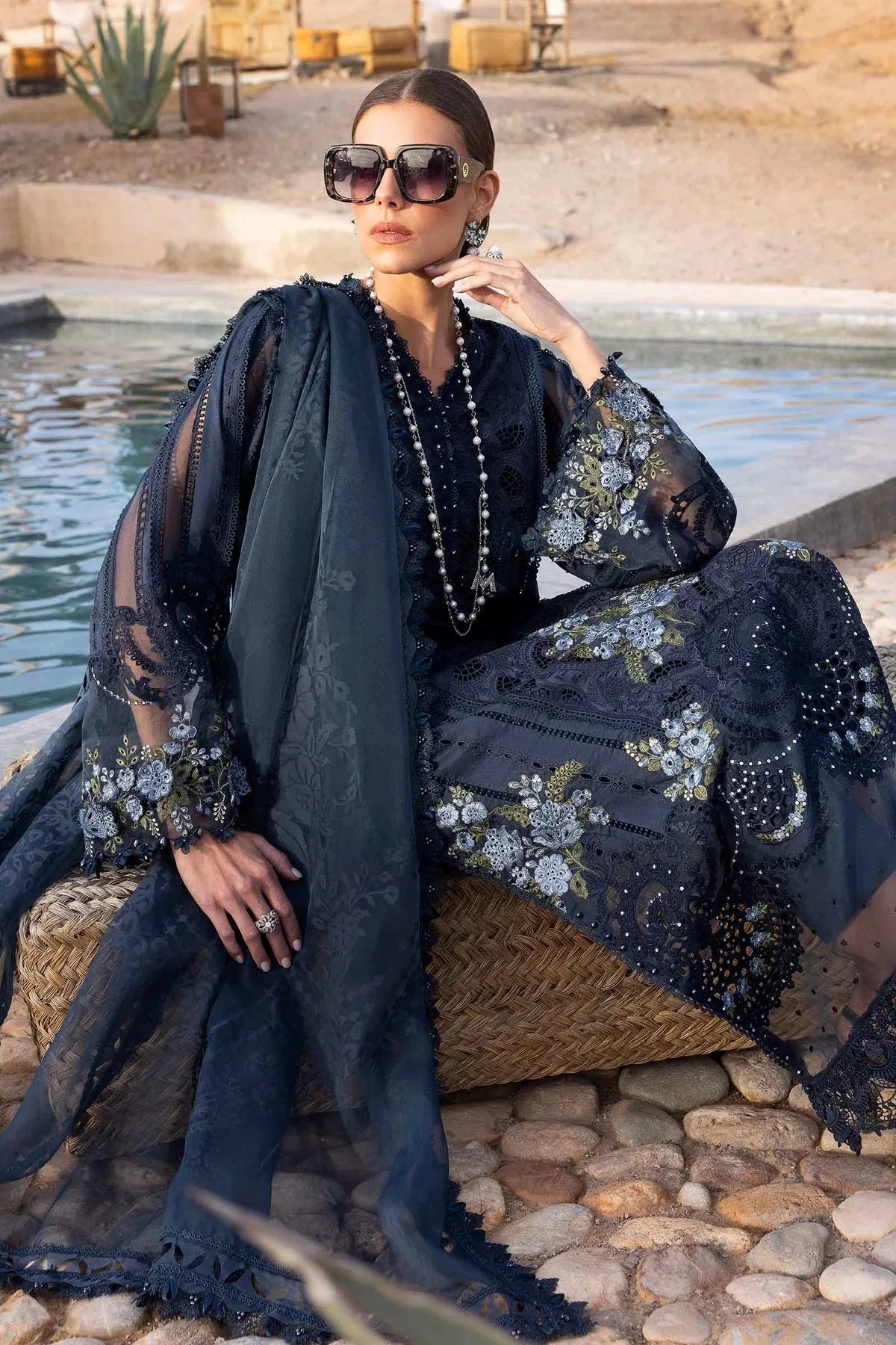 Maria B | Luxury Lawn 25 | D-2504-B - Rang-e-Khaas