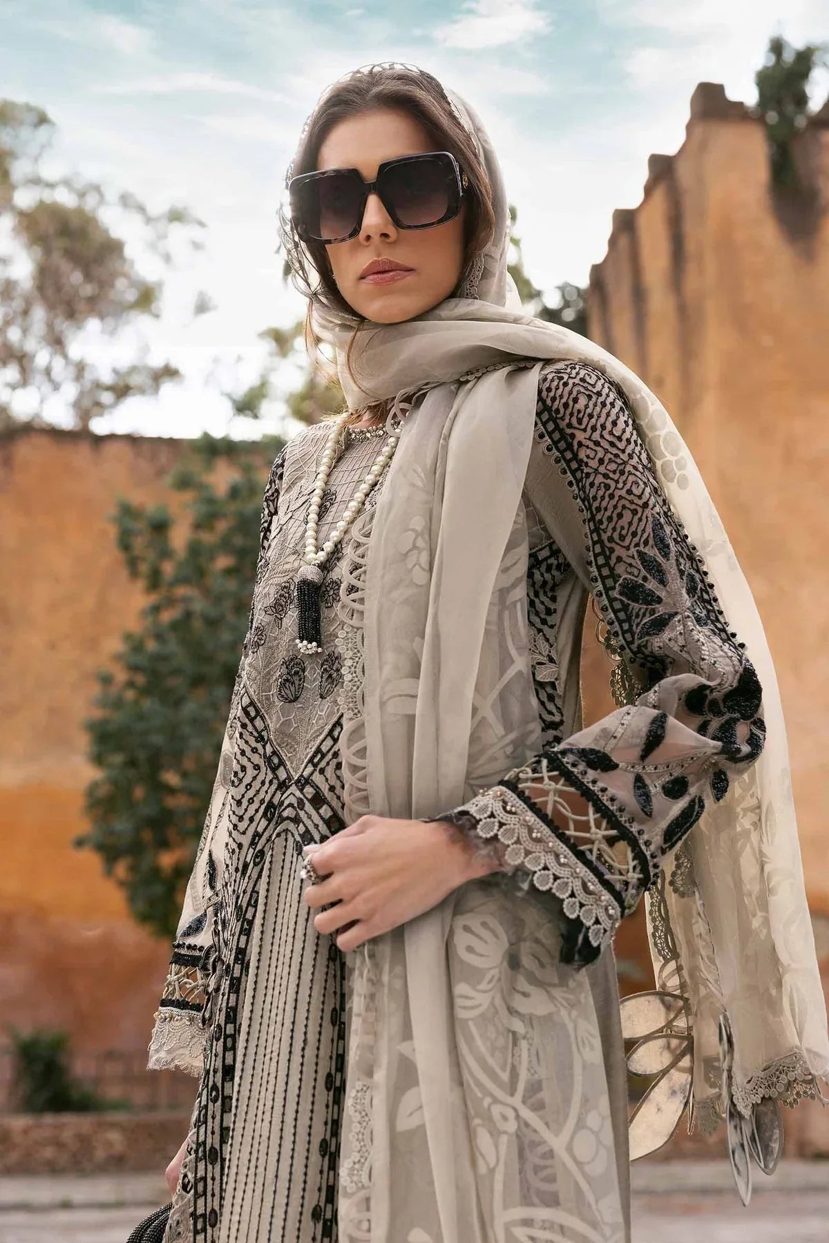Maria B | Luxury Lawn 25 | D-2510-B - Rang-e-Khaas