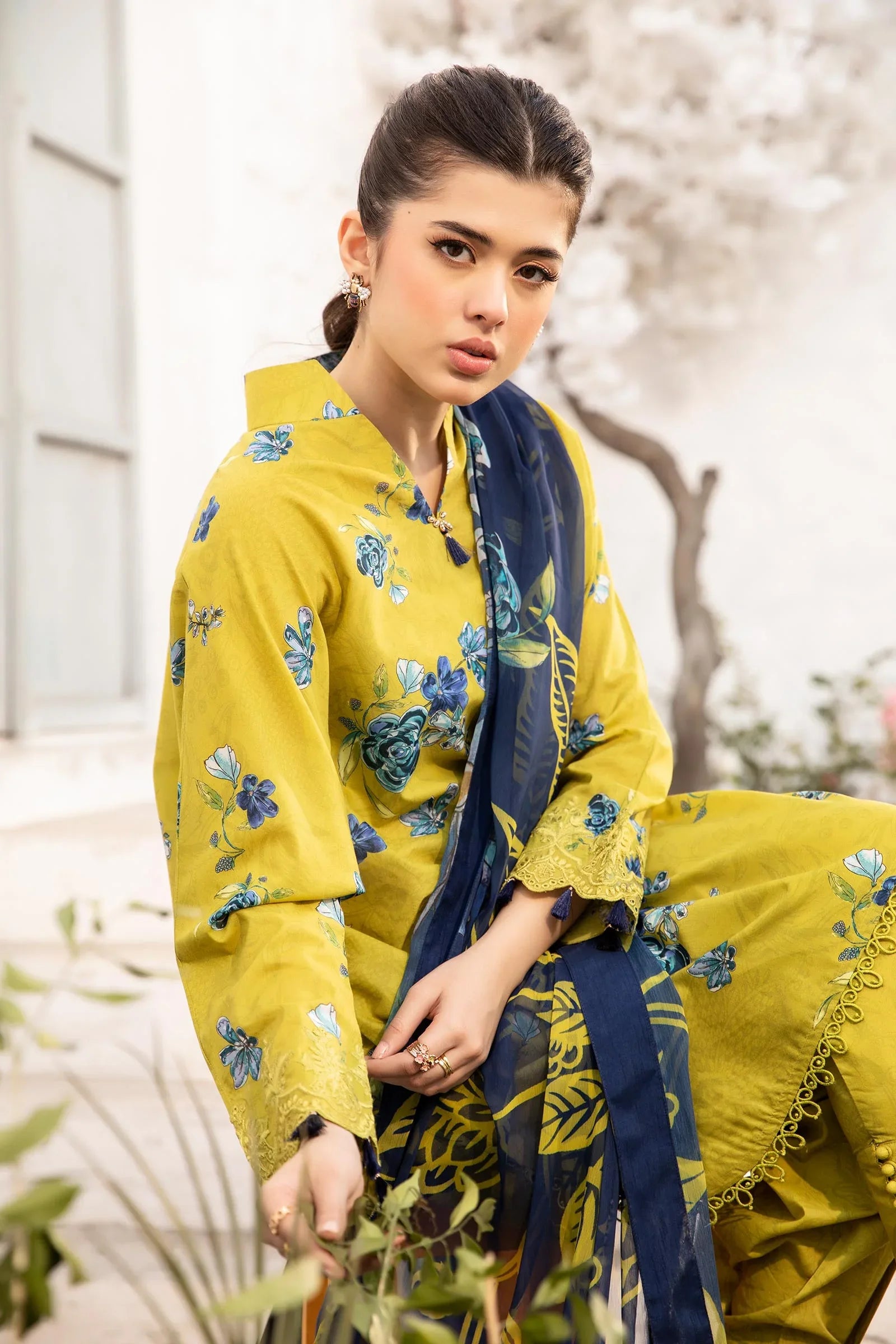 Maria B | M Basic Summer Lawn 25 | MB-CUS25-702A - Rang-e-Khaas