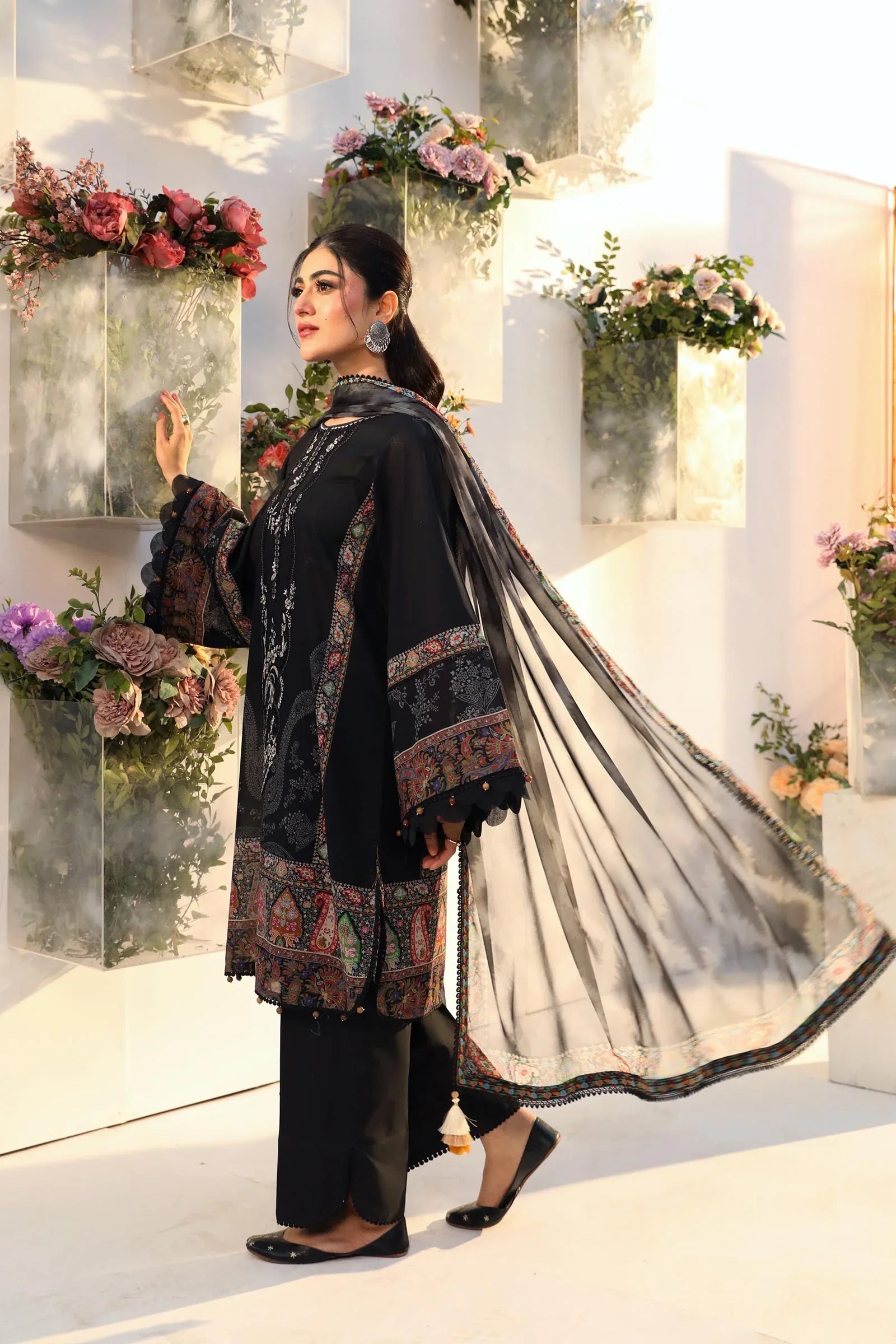 Maria B | M Basic Summer Lawn 25 | MB-CUS25-703A - Rang-e-Khaas