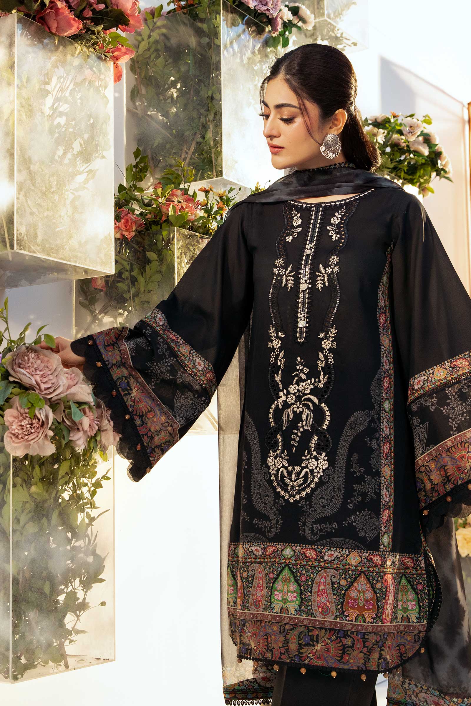 Maria B | M Basic Summer Lawn 25 | MB-CUS25-703A - Rang-e-Khaas
