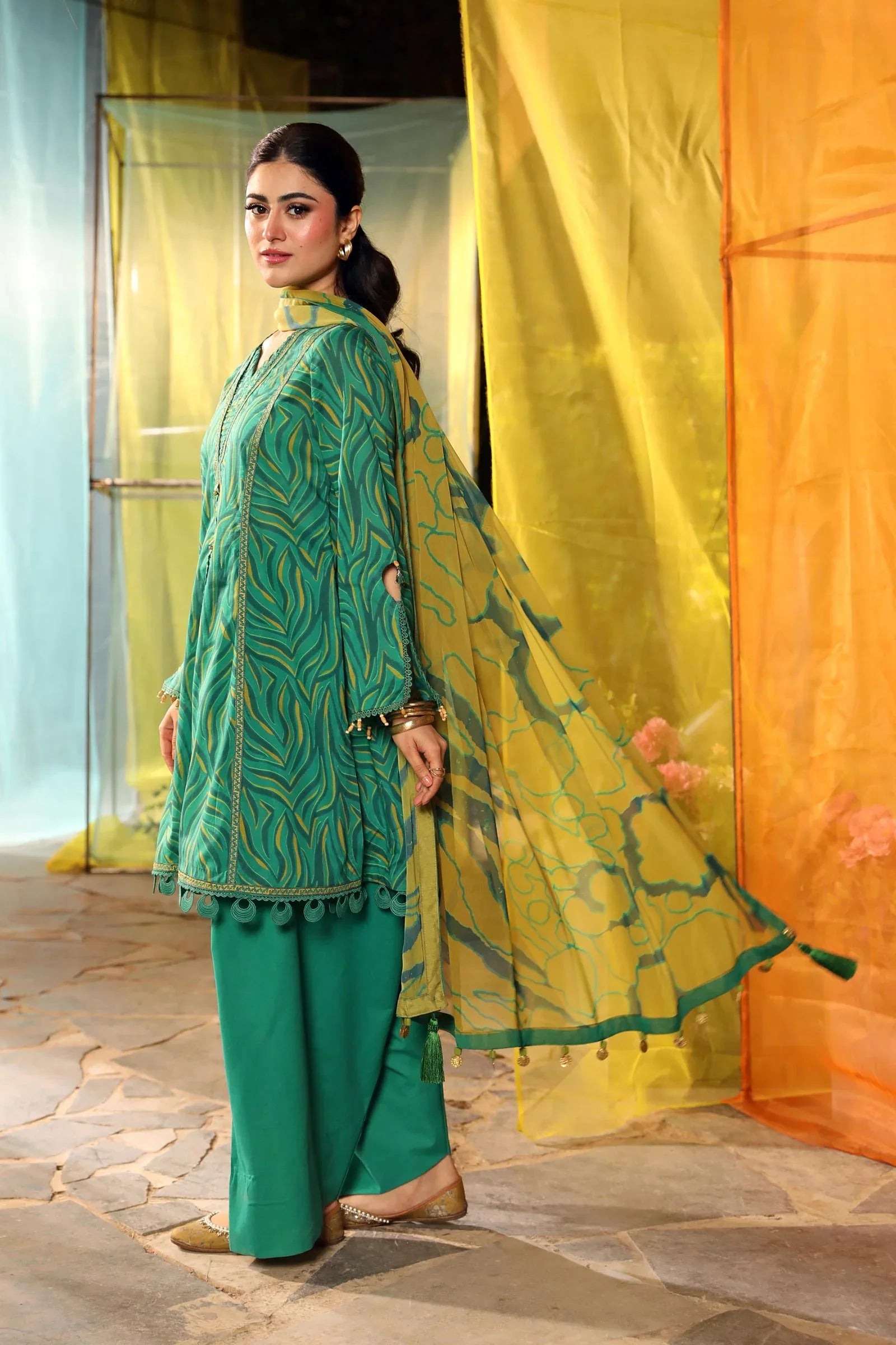 Maria B | M Basic Summer Lawn 25 | MB-CUS25-704A - Rang-e-Khaas